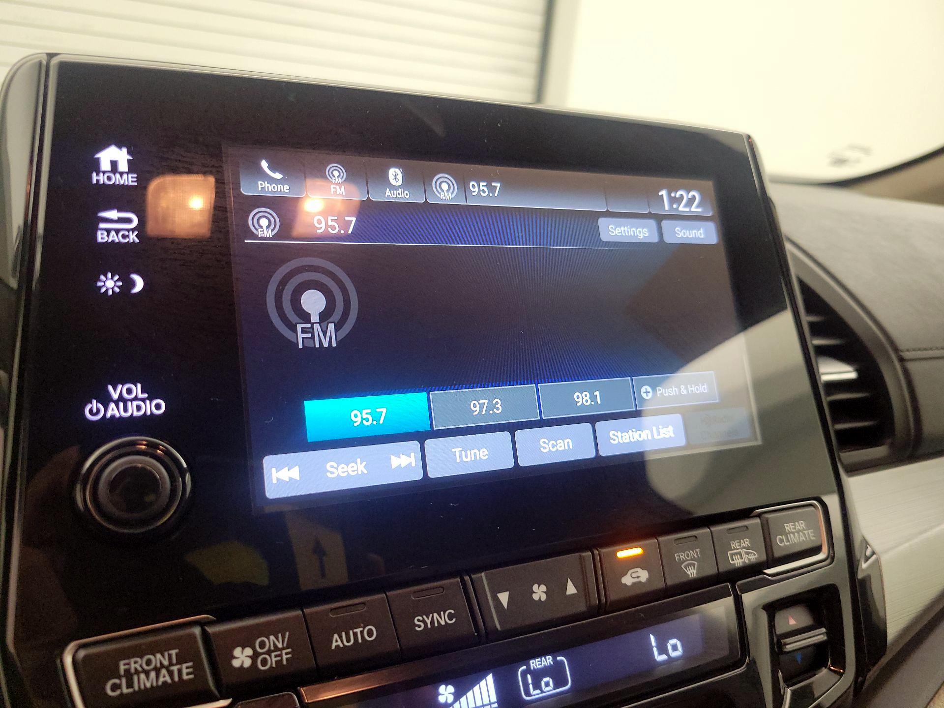 Thumbnail: 2018 Honda Odyssey - 15