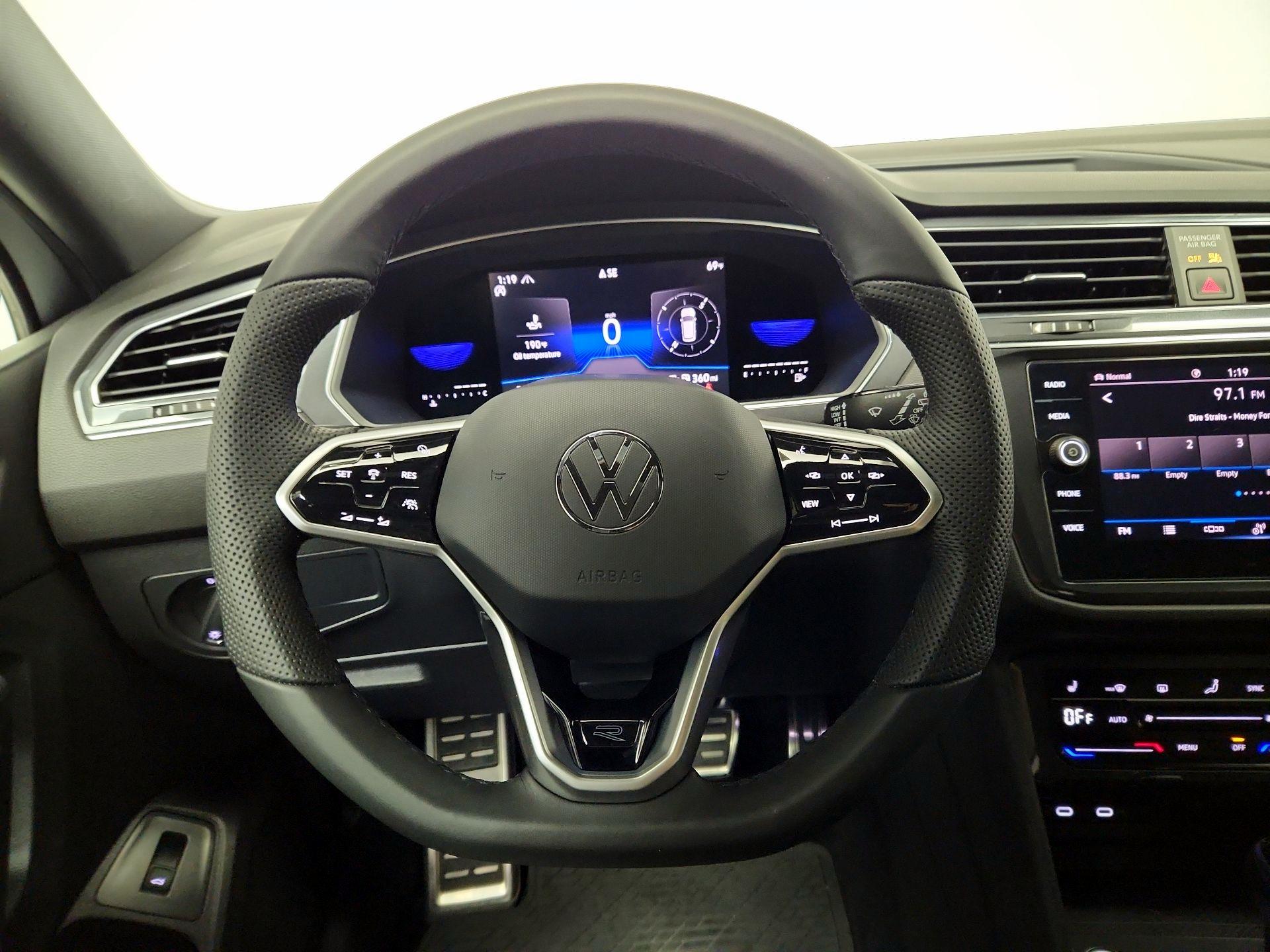 Thumbnail: 2022 Volkswagen Tiguan - 10