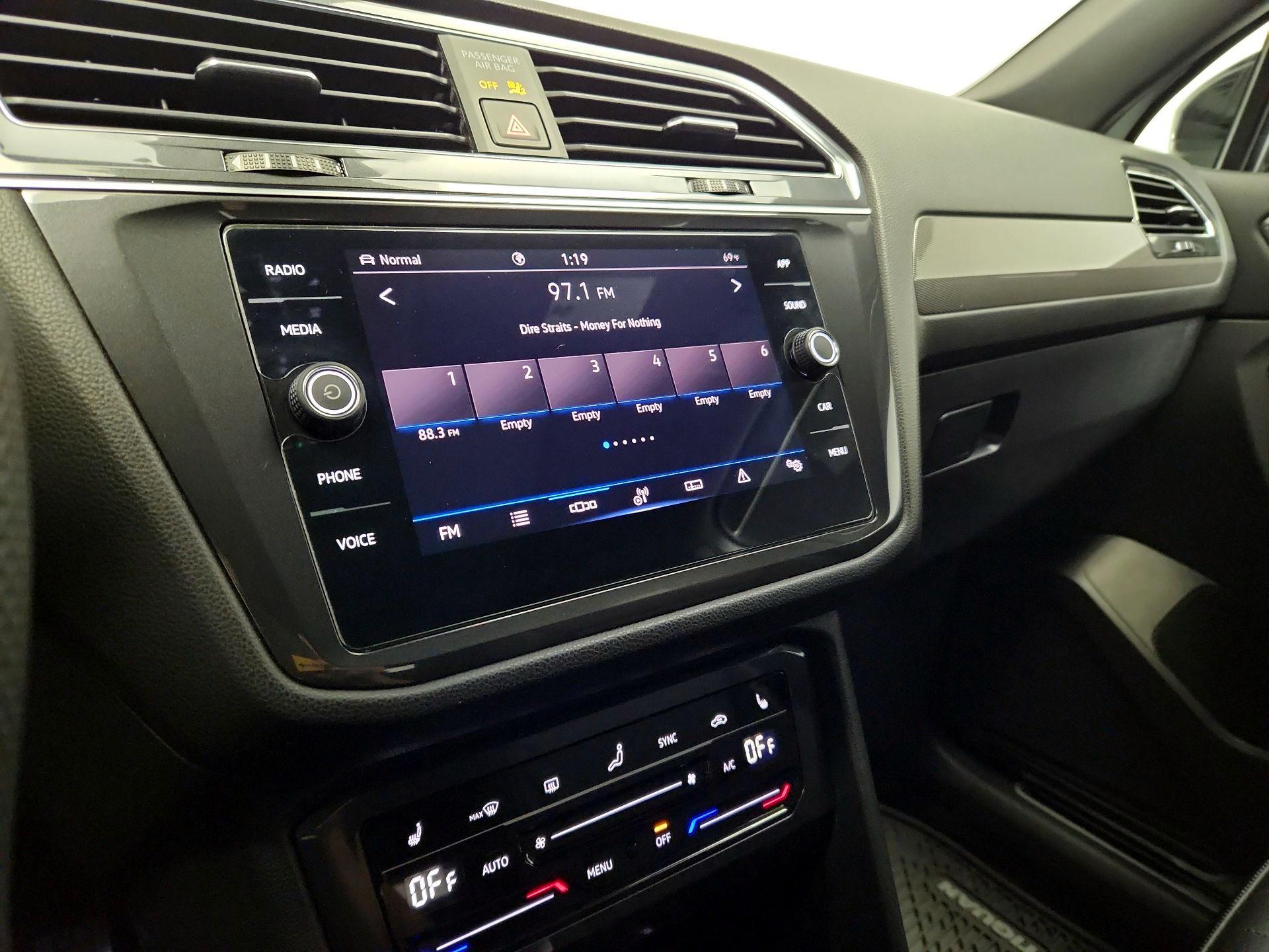 Thumbnail: 2022 Volkswagen Tiguan - 15