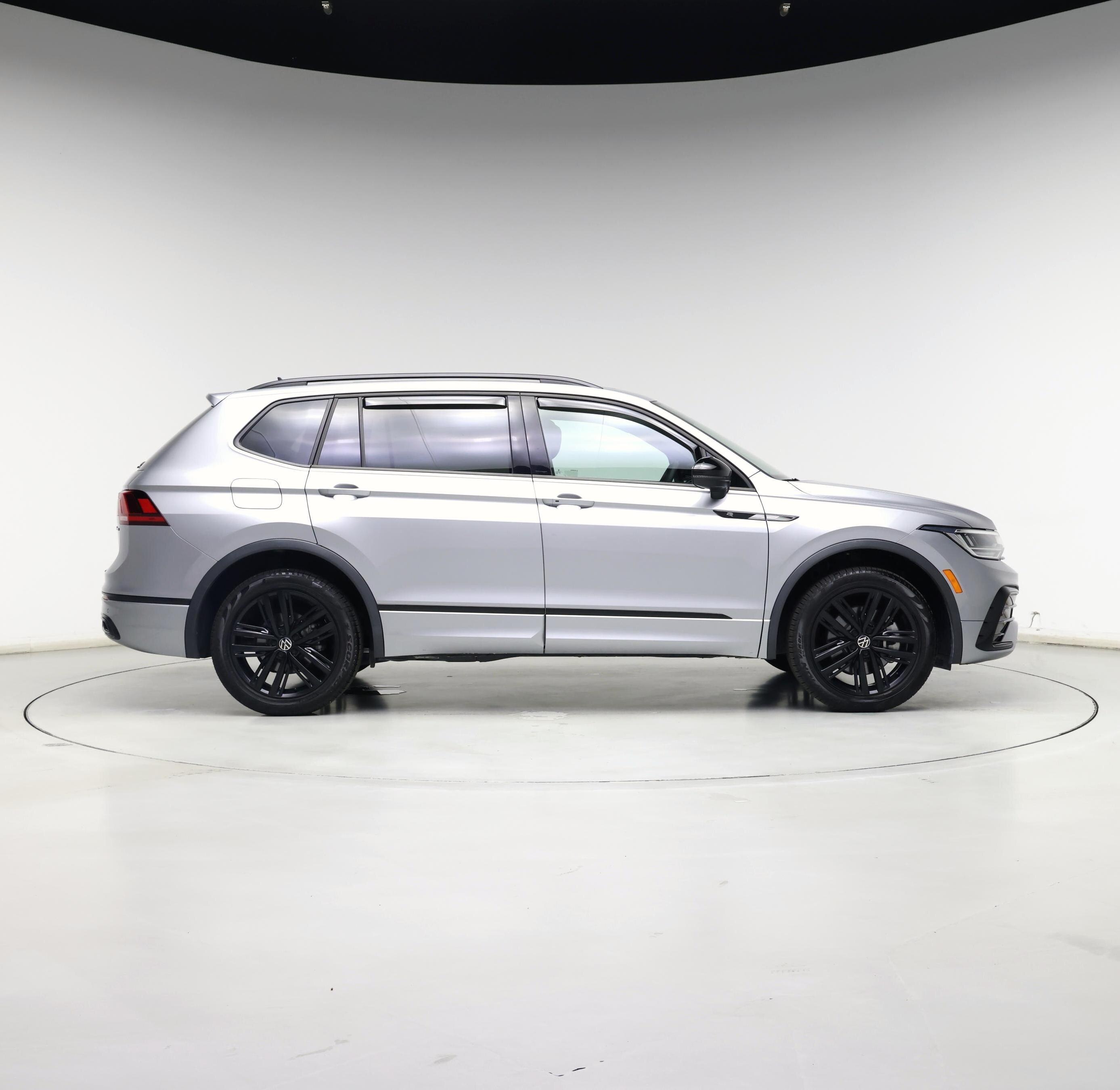 Thumbnail: 2022 Volkswagen Tiguan - 7