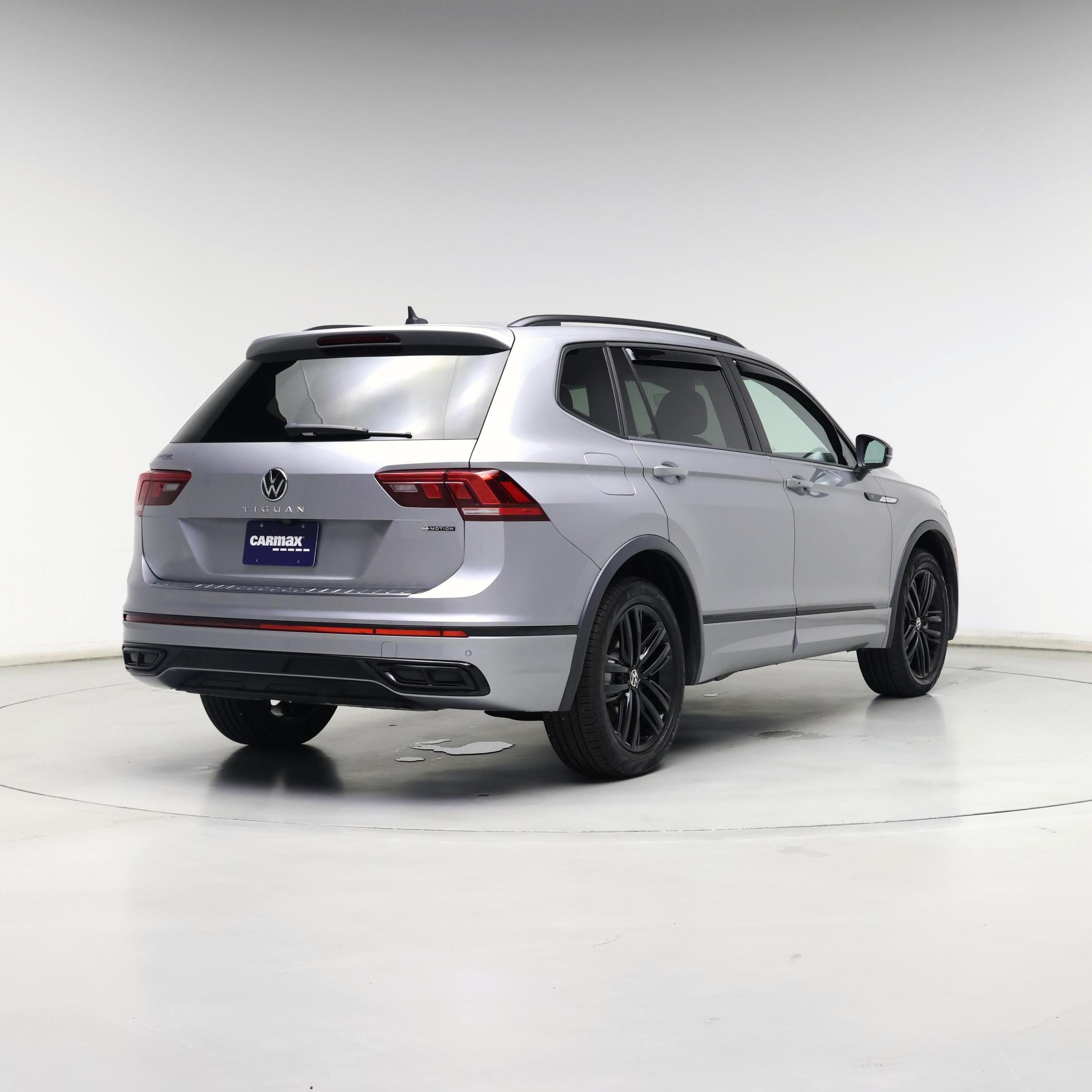 Thumbnail: 2022 Volkswagen Tiguan - 8
