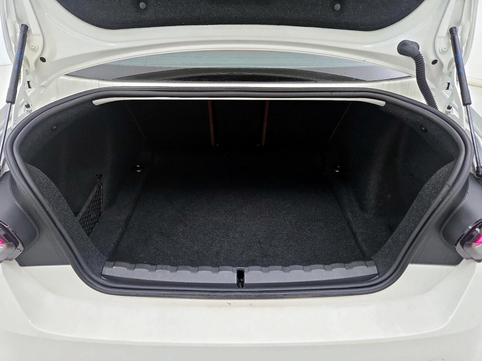 2025 BMW 2 Series M240i - Photo 22