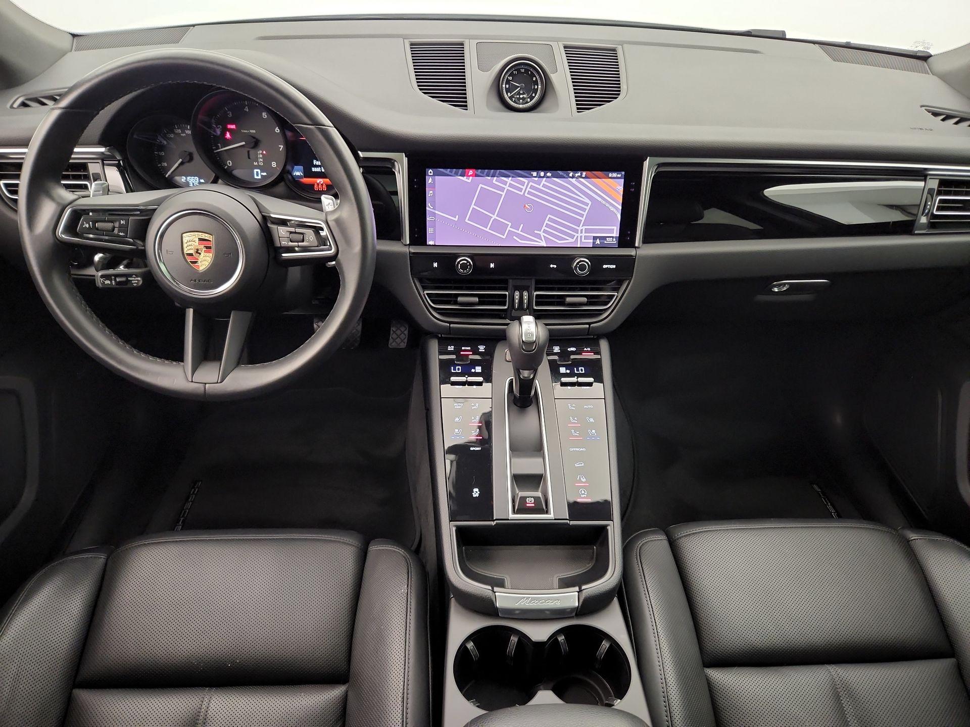 Thumbnail: 2024 Porsche Macan - 9