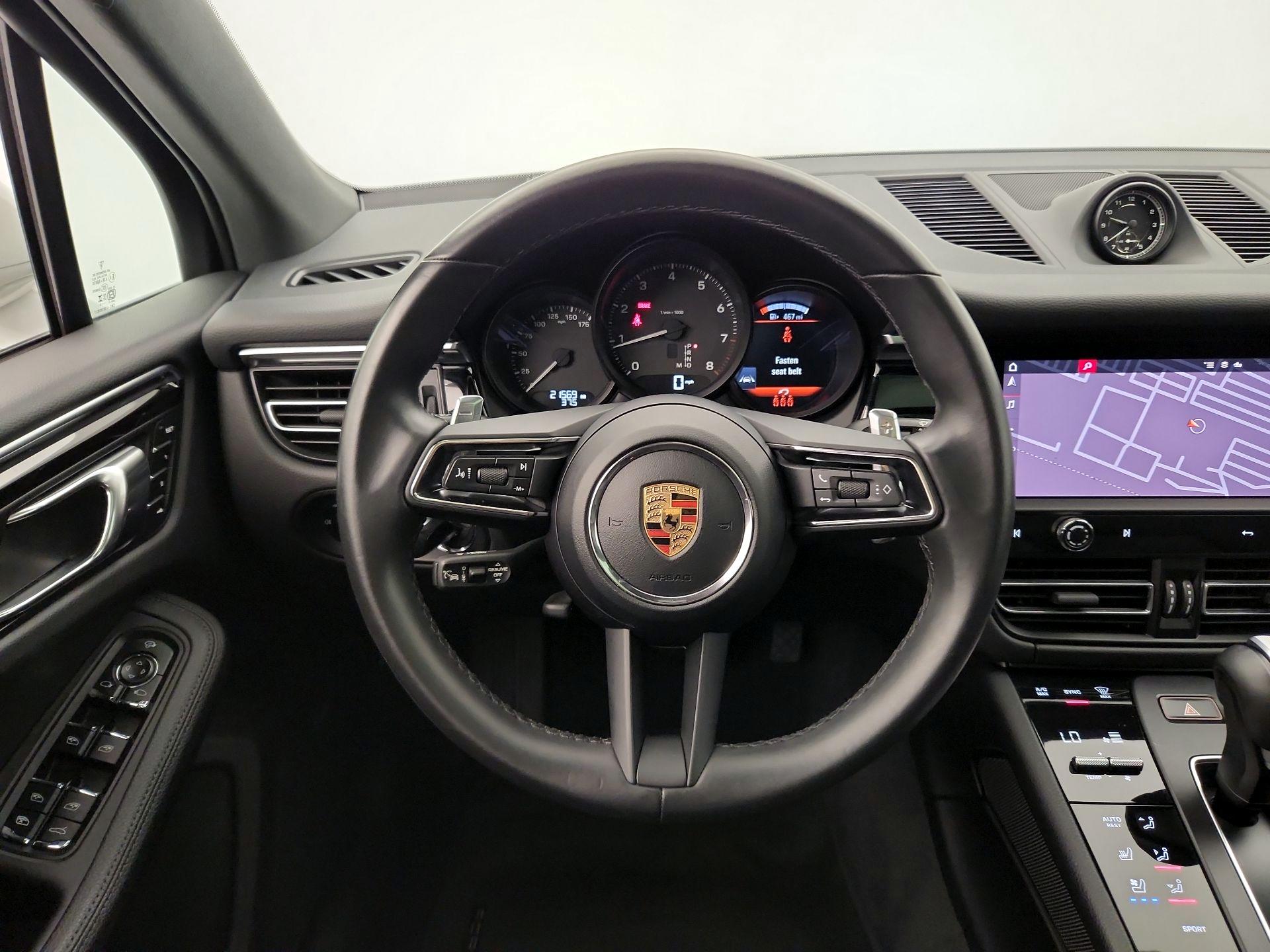 Thumbnail: 2024 Porsche Macan - 10