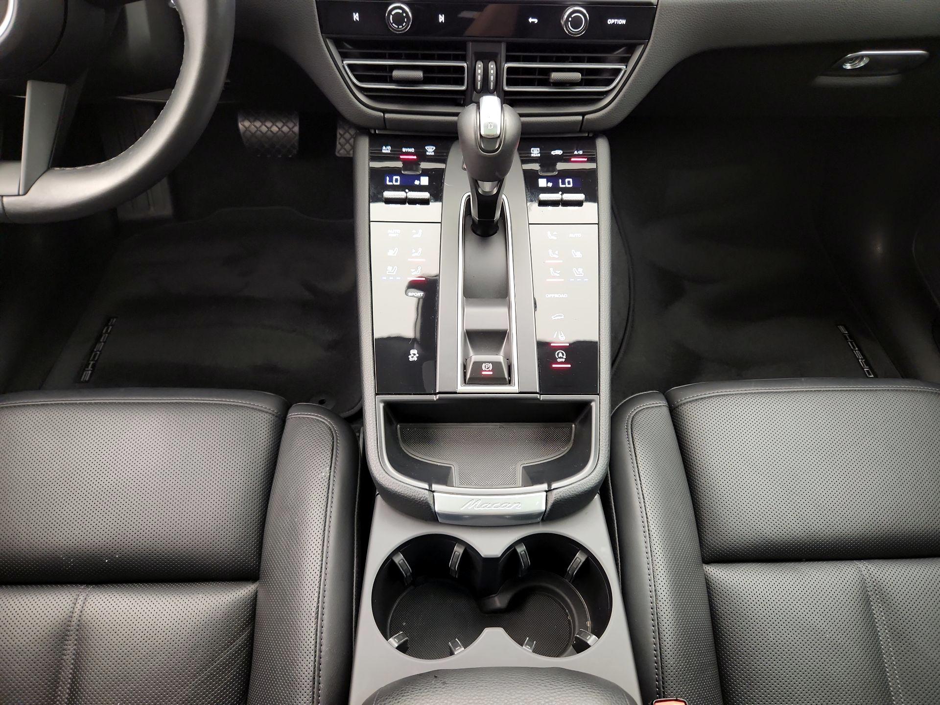 Thumbnail: 2024 Porsche Macan - 17