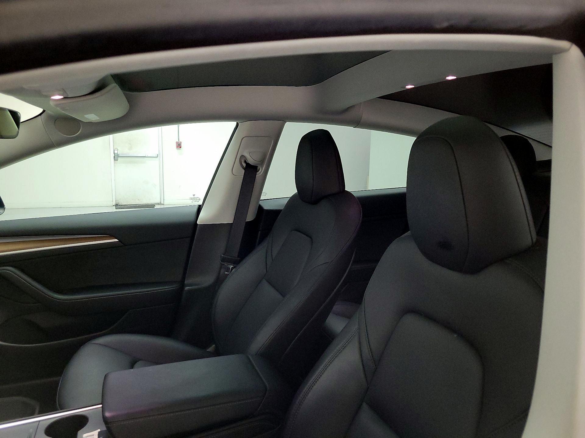 Thumbnail: 2023 Tesla Model 3 - 19