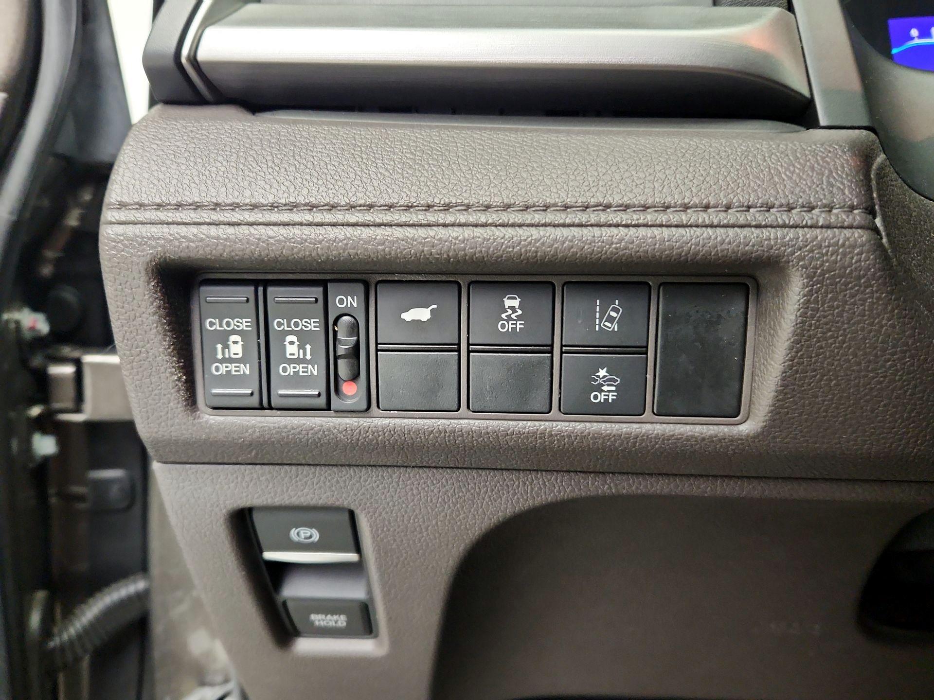 Thumbnail: 2018 Honda Odyssey - 13
