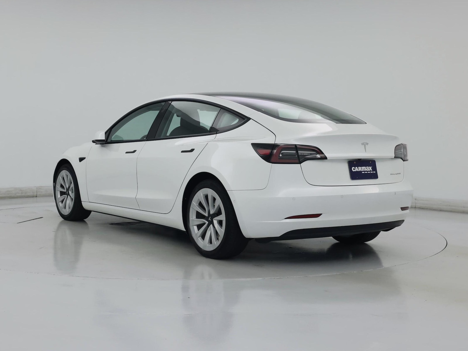 2022 Tesla Model 3 Long Range - Photo 3