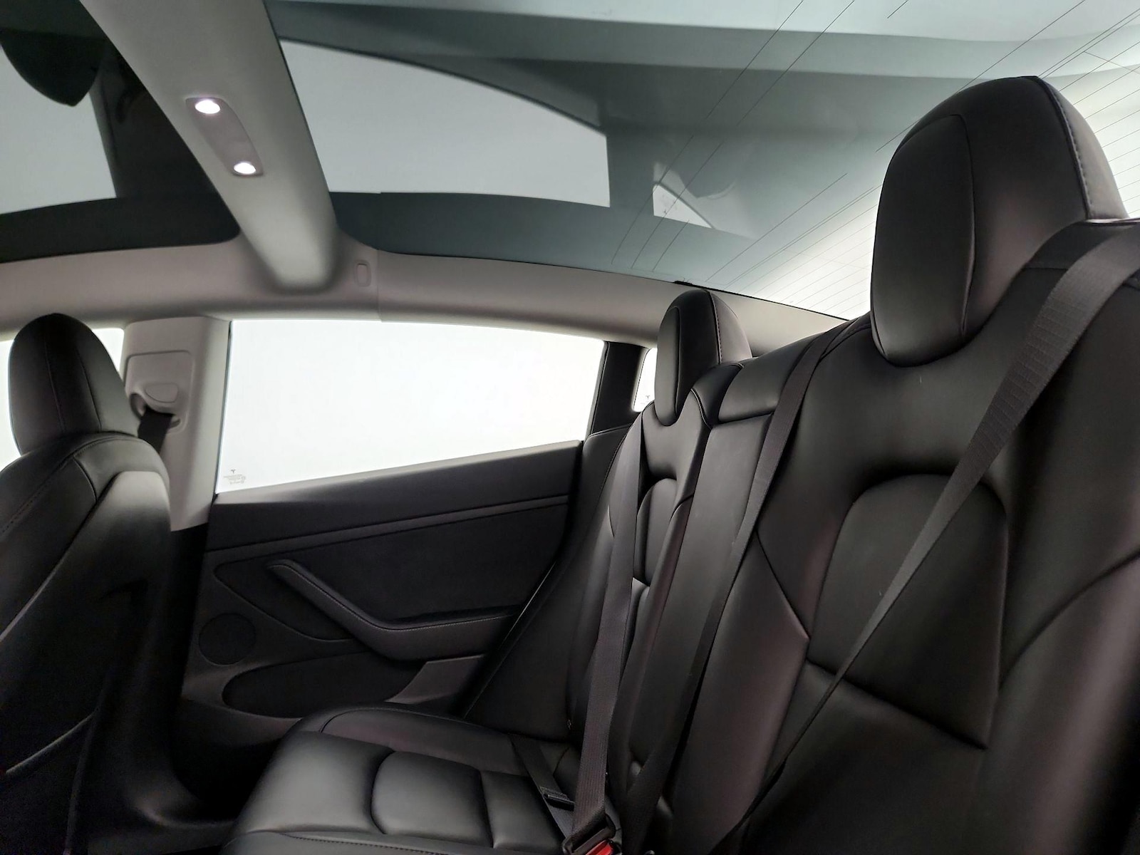 2022 Tesla Model 3 Long Range - Photo 23