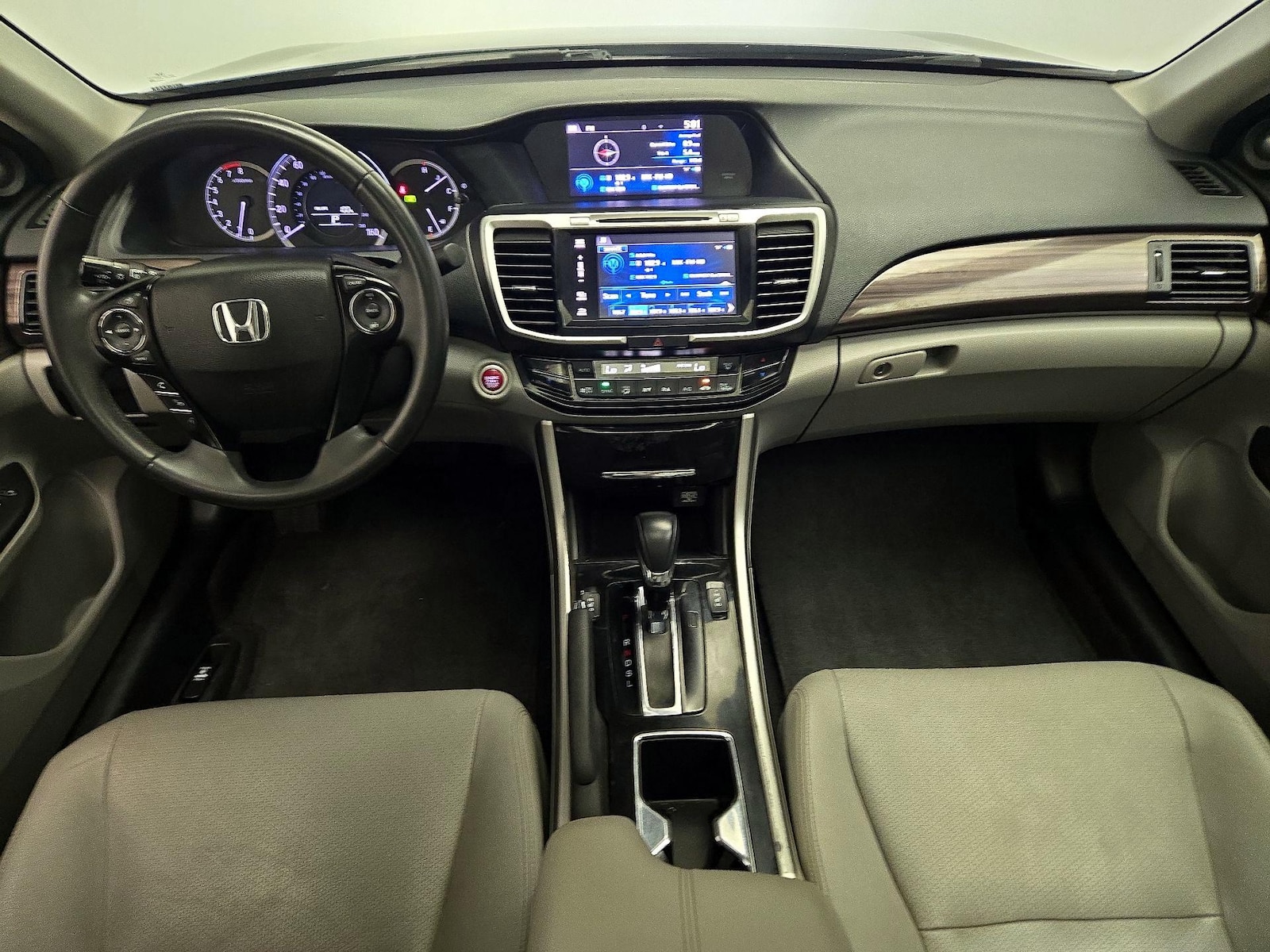 2017 Honda Accord EX-L - Photo 10