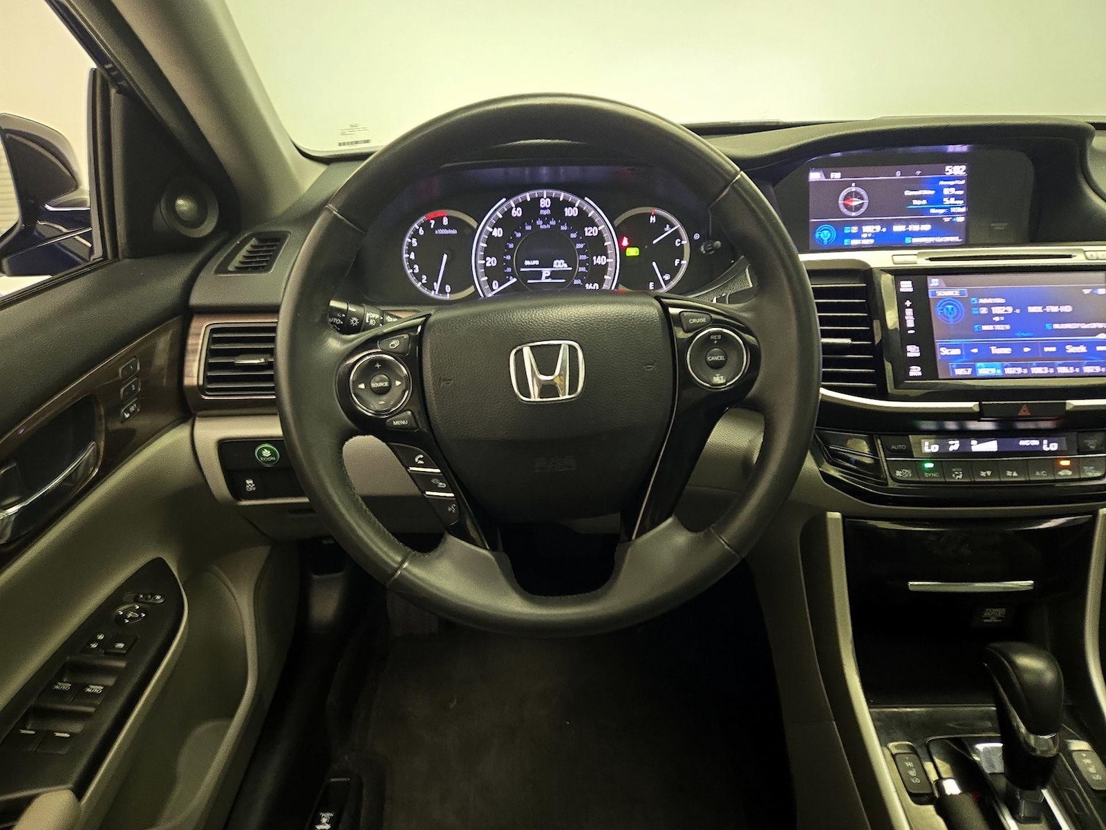 2017 Honda Accord EX-L - Photo 11