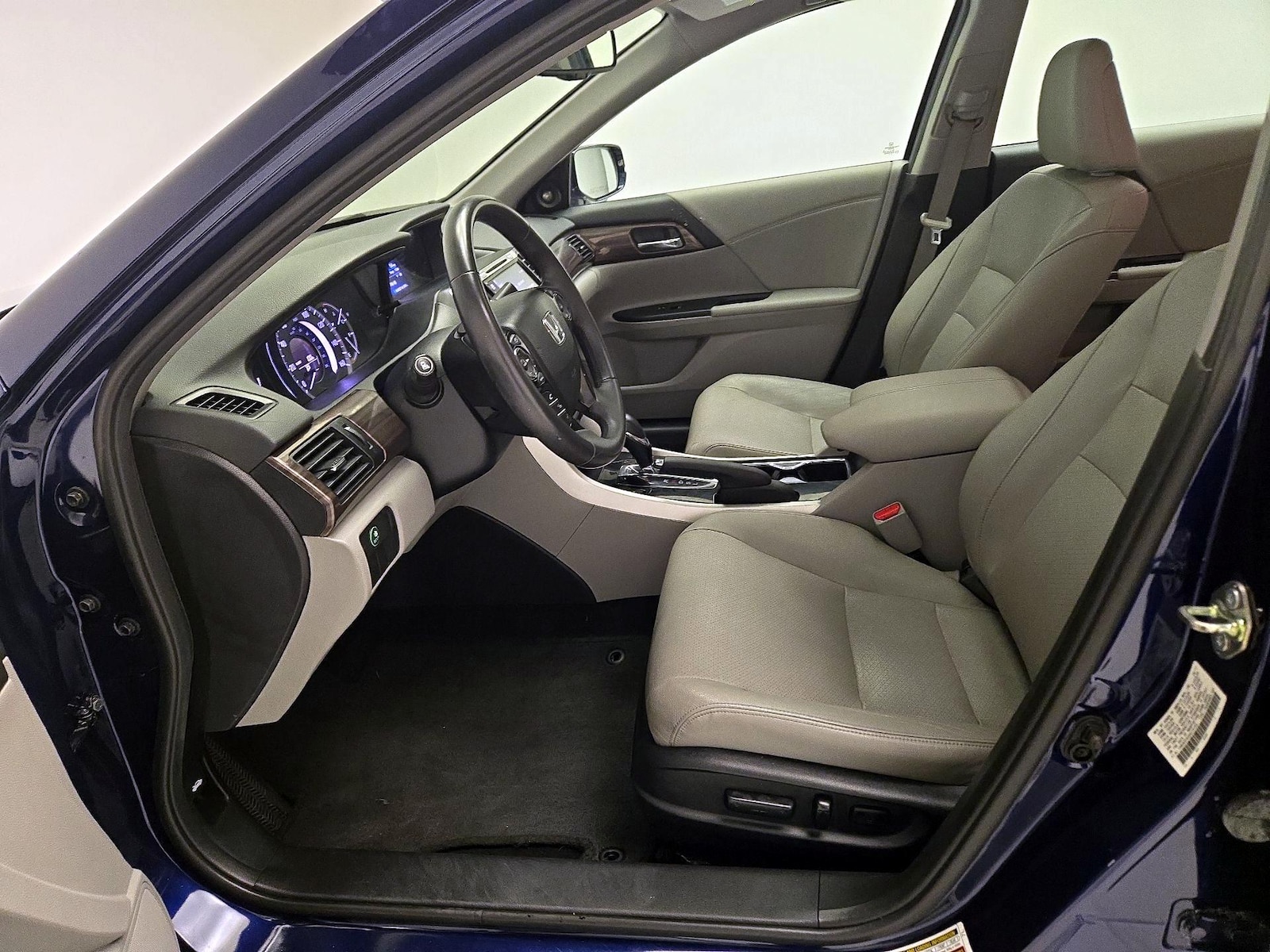 2017 Honda Accord EX-L - Photo 12