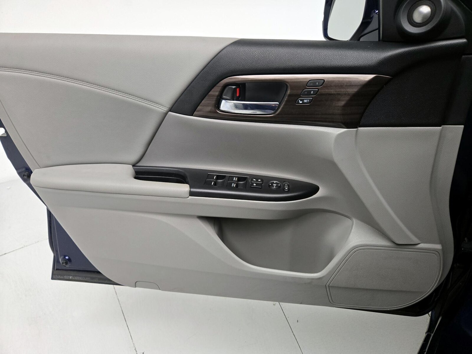 2017 Honda Accord EX-L - Photo 13