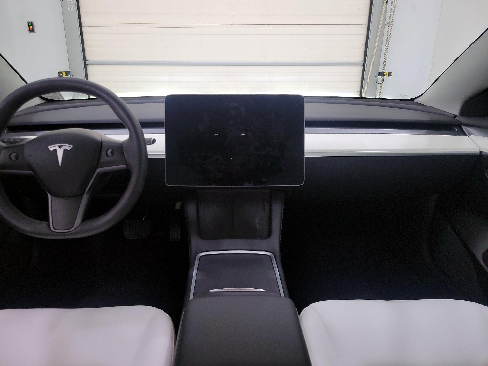 Thumbnail: 2022 Tesla Model 3 - 9