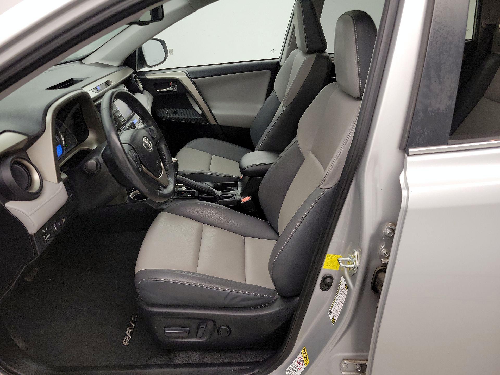 Thumbnail: 2014 Toyota RAV4 - 11