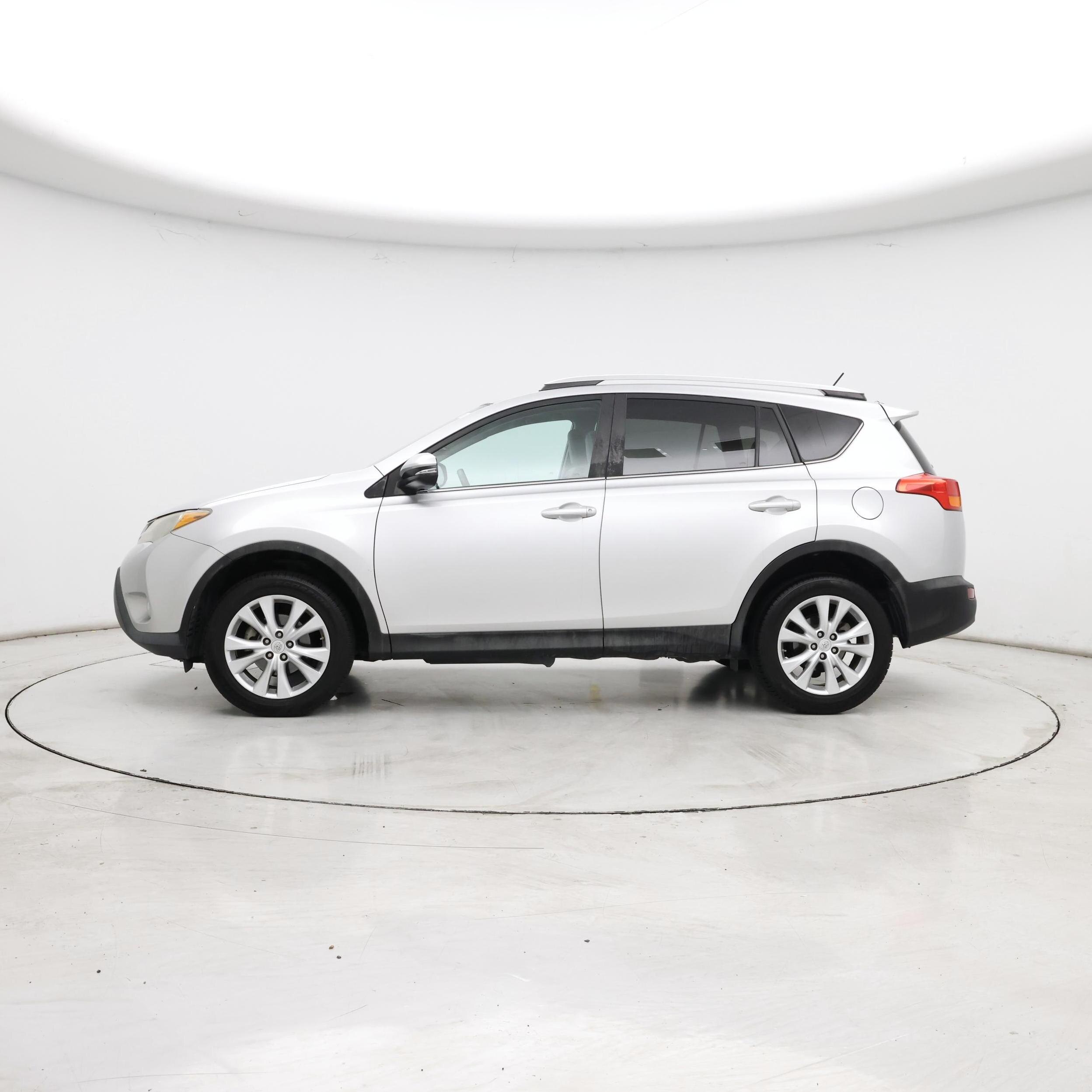 Thumbnail: 2014 Toyota RAV4 - 3