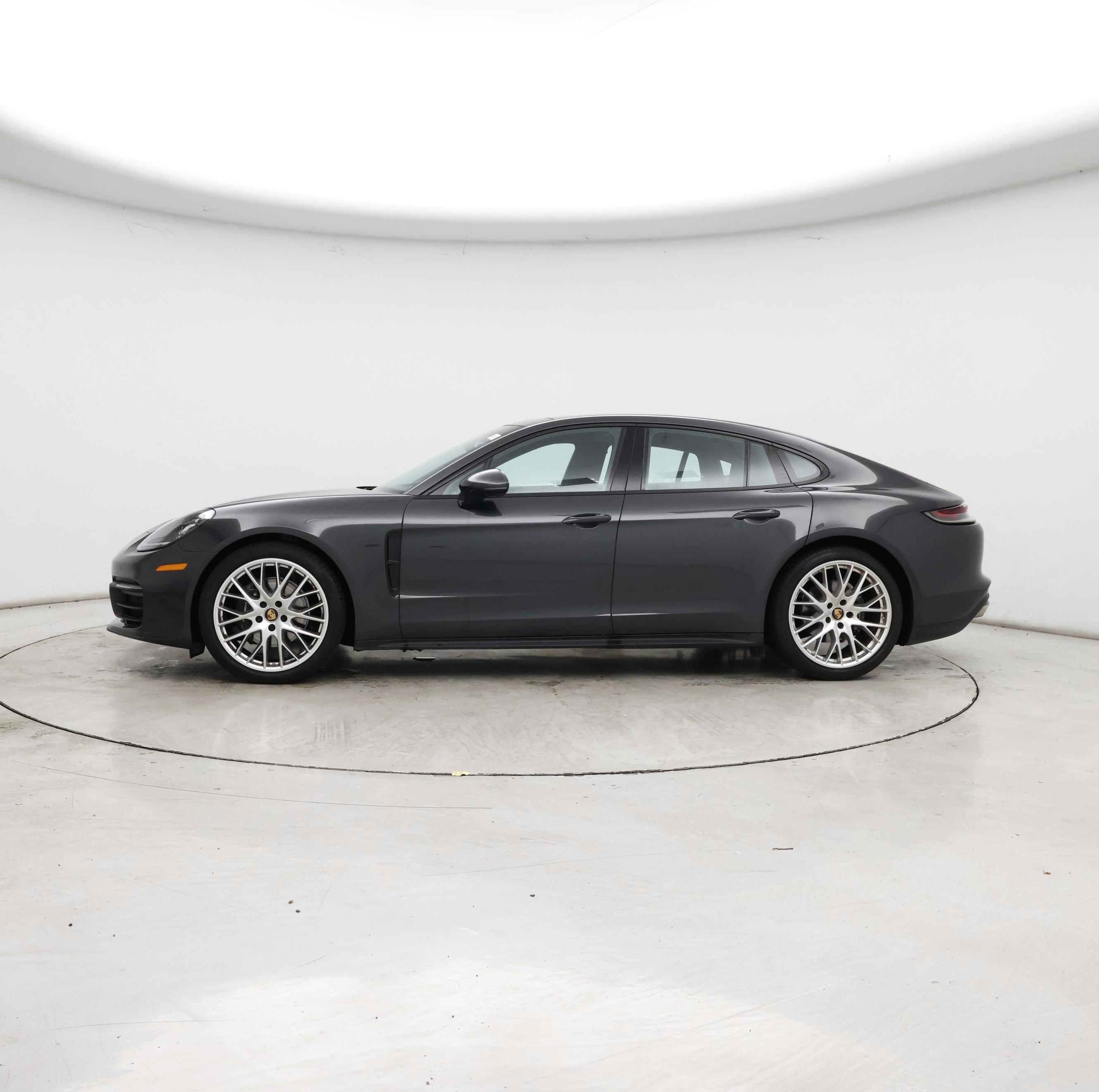 Thumbnail: 2021 Porsche Panamera - 3