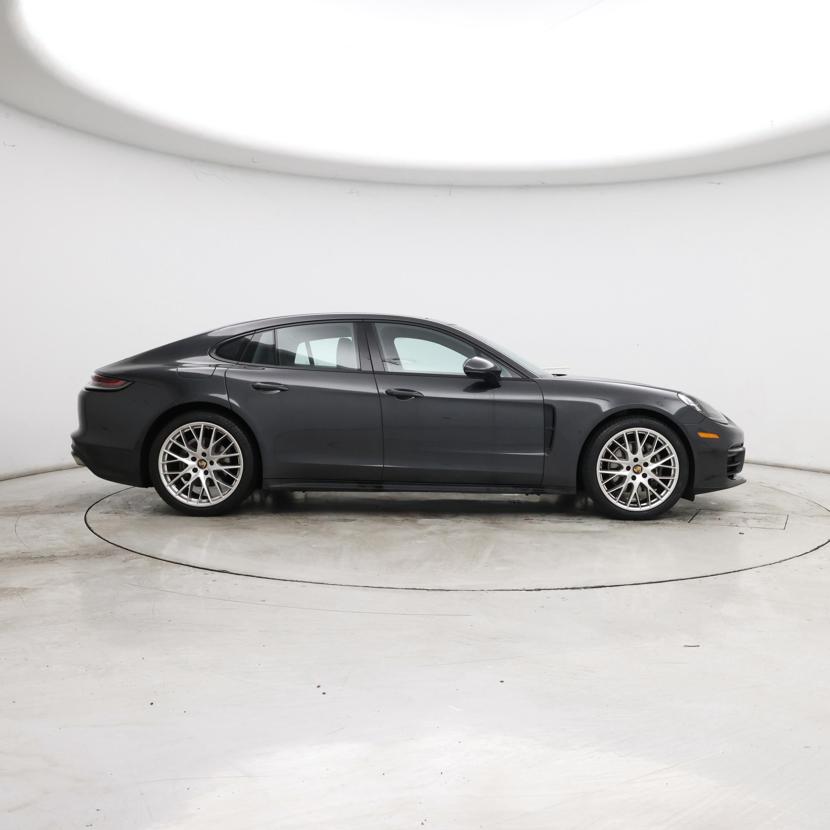 Thumbnail: 2021 Porsche Panamera - 7