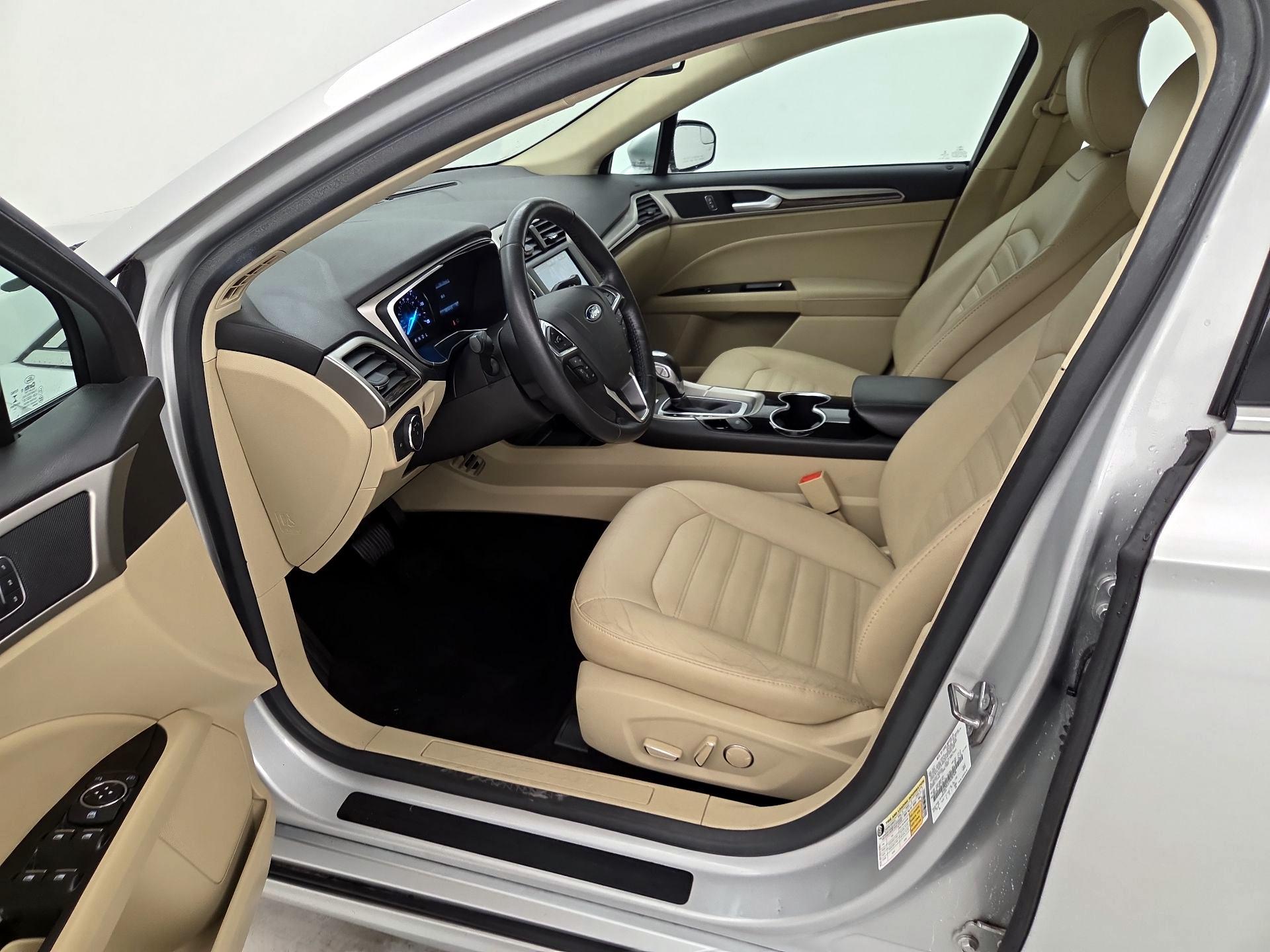 Thumbnail: 2015 Ford Fusion - 11