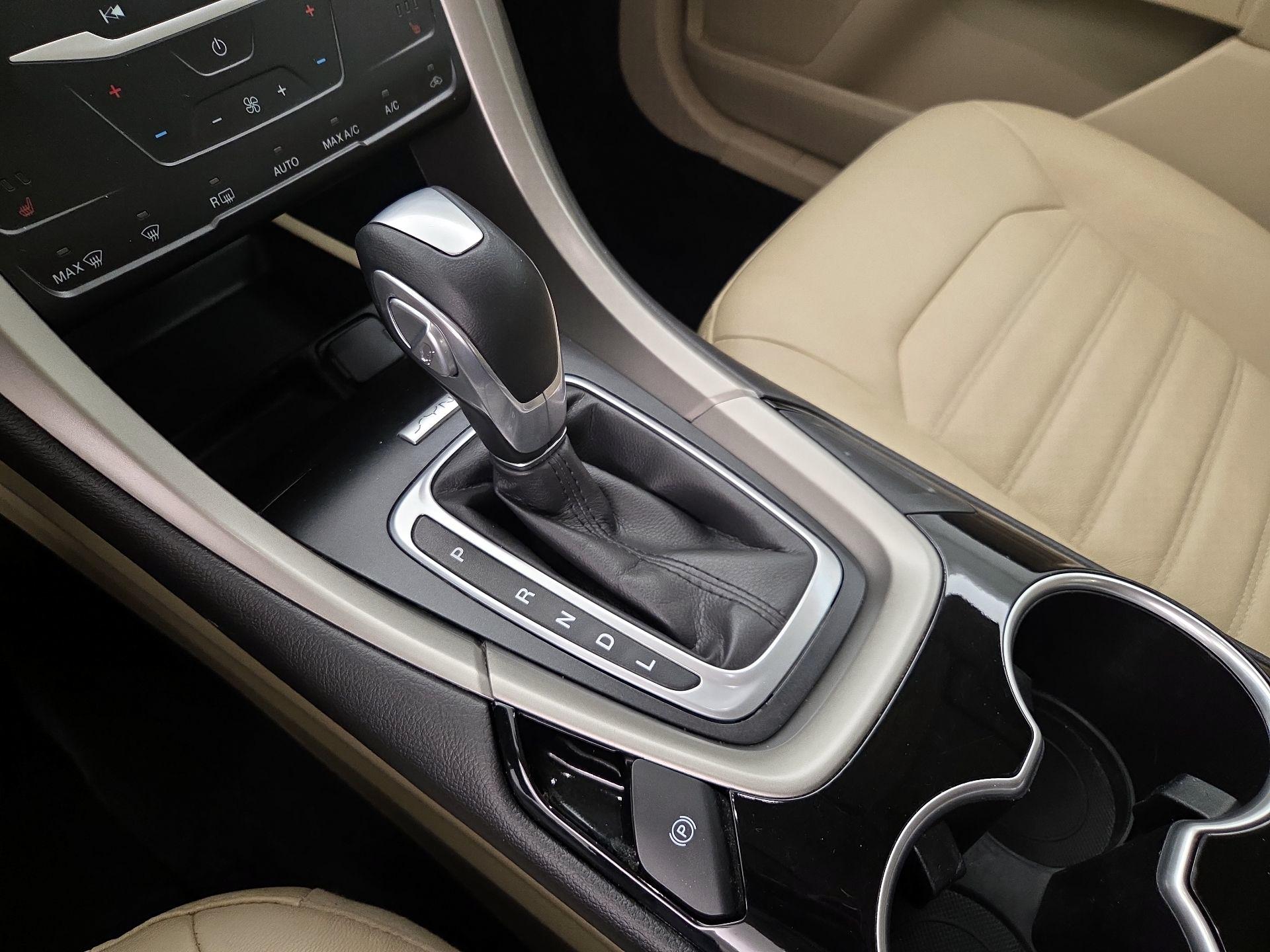 Thumbnail: 2015 Ford Fusion - 18