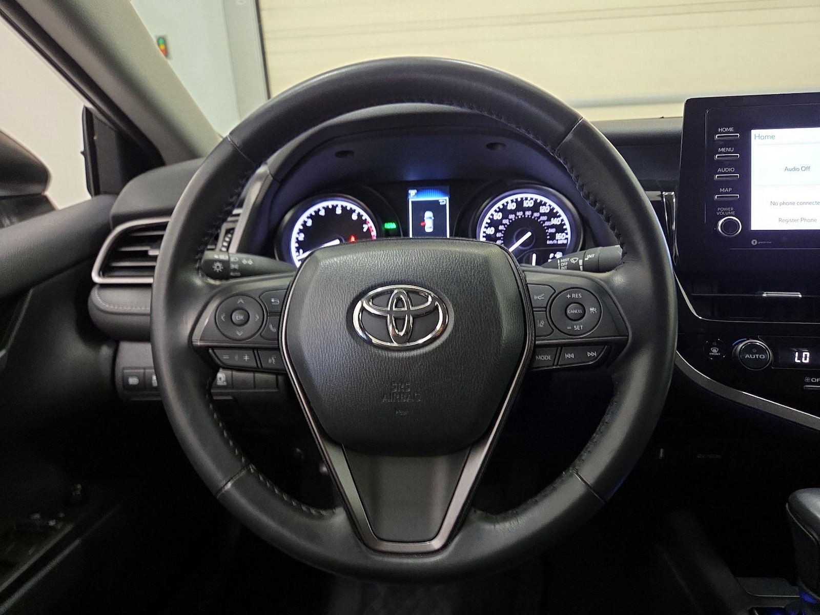 2024 Toyota Camry SE - Photo 11