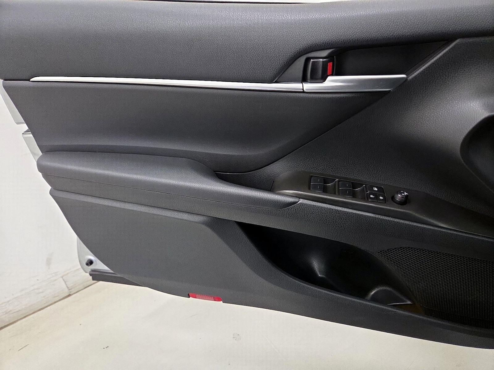 2024 Toyota Camry SE - Photo 13