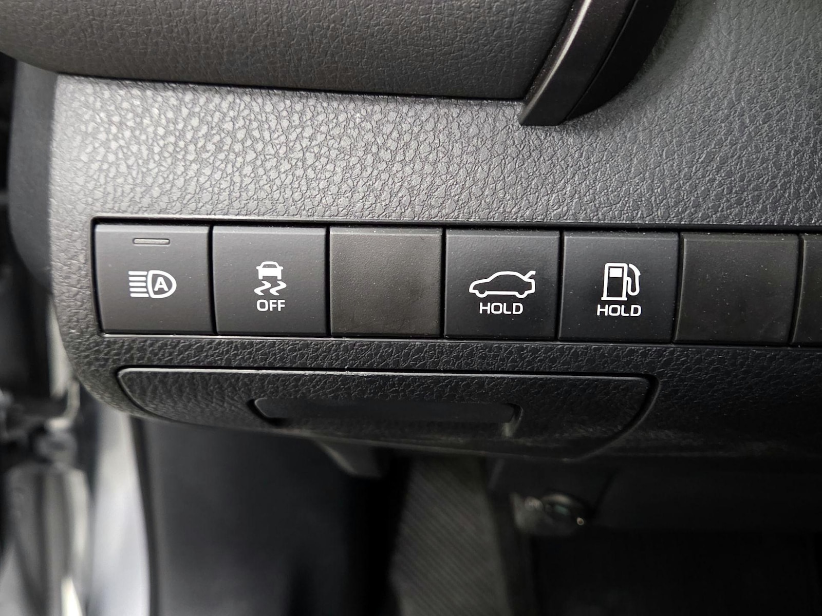 2024 Toyota Camry SE - Photo 14