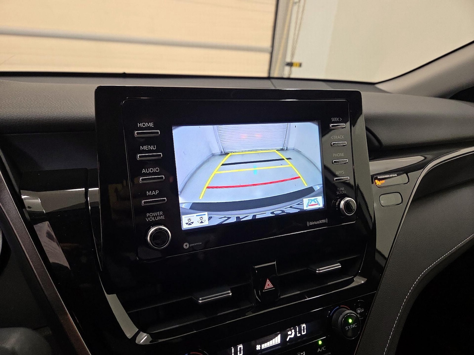 2024 Toyota Camry SE - Photo 15