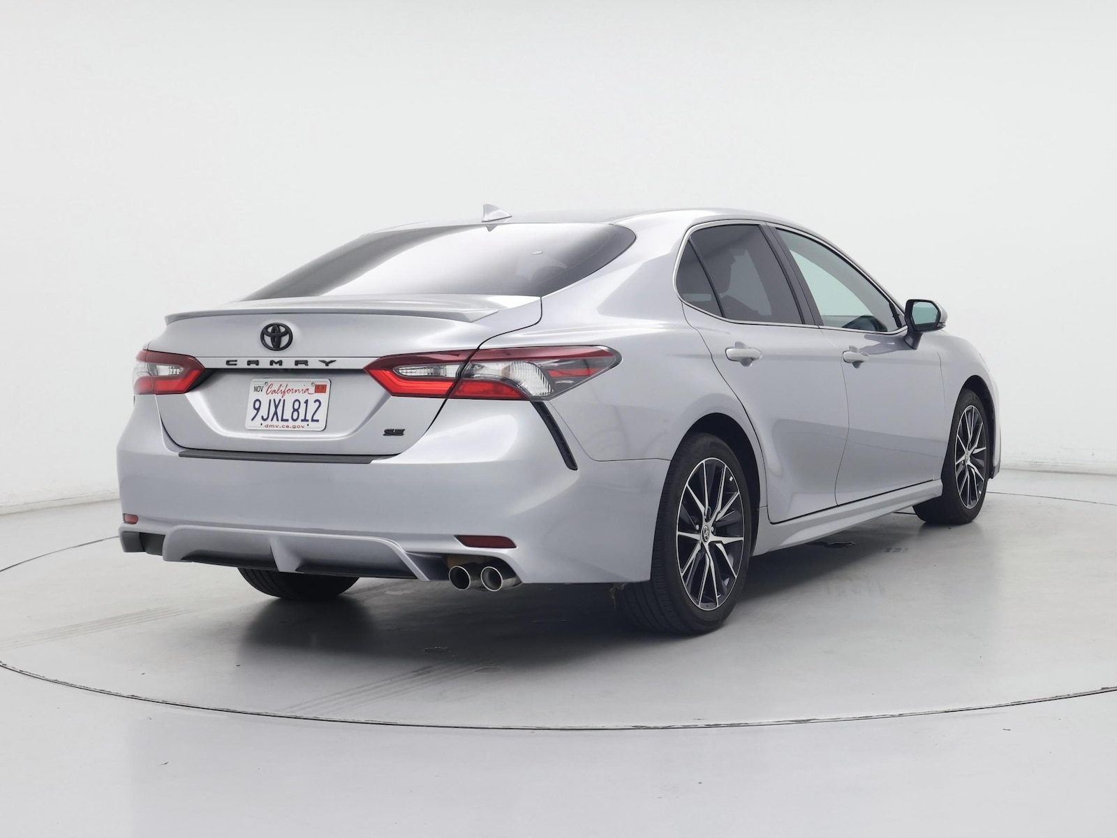 2024 Toyota Camry SE - Photo 9