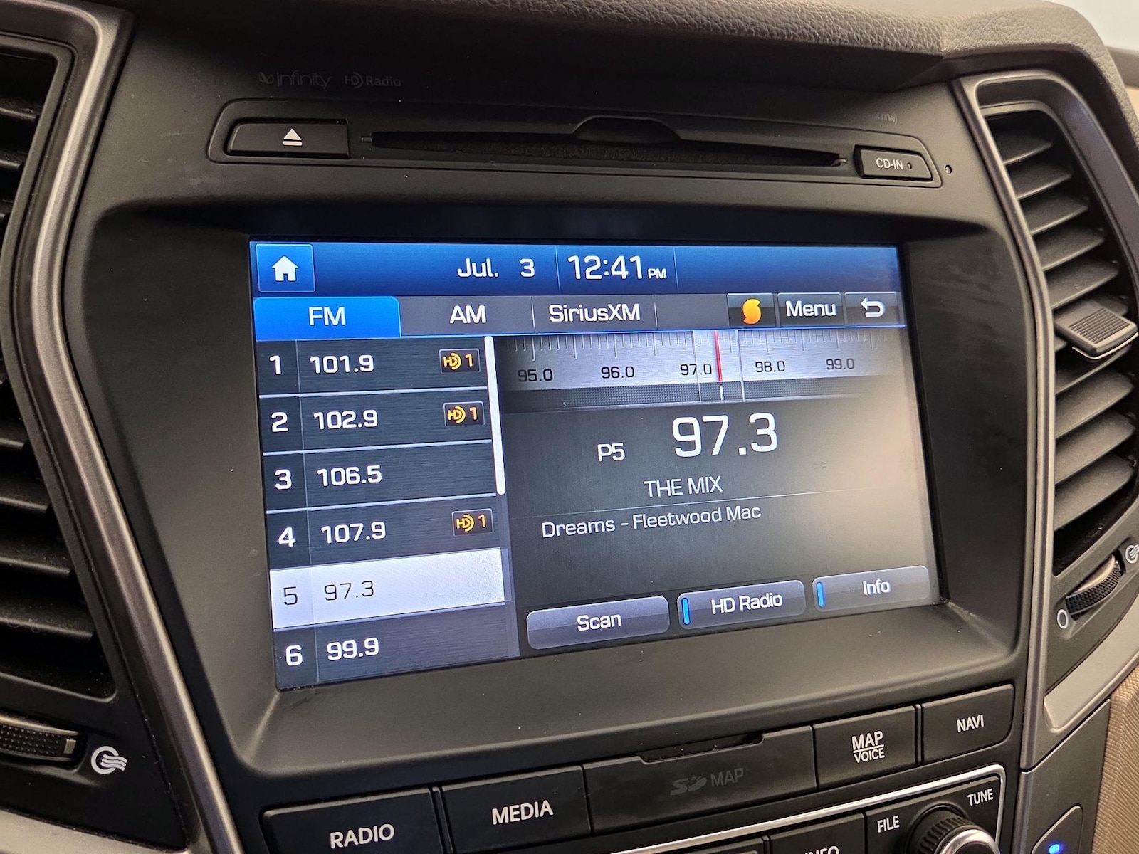 2017 Hyundai Santa Fe Sport - Photo 16