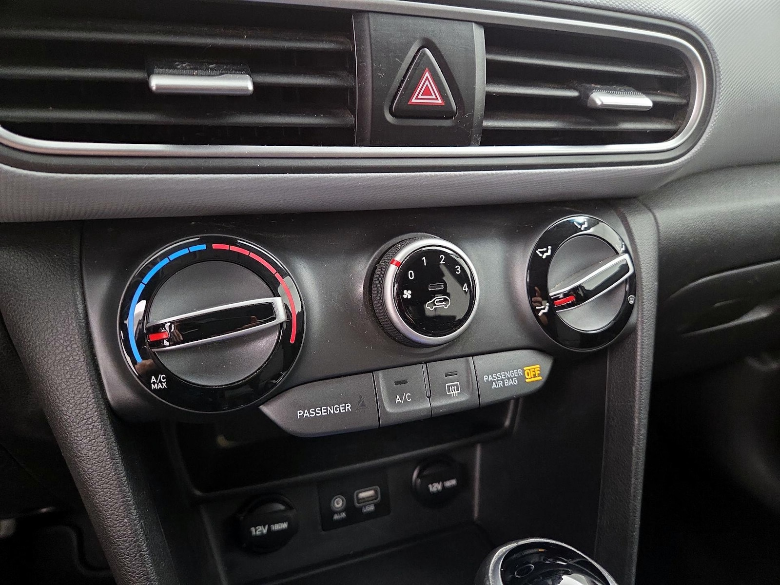 2018 Hyundai Kona SEL - Photo 17