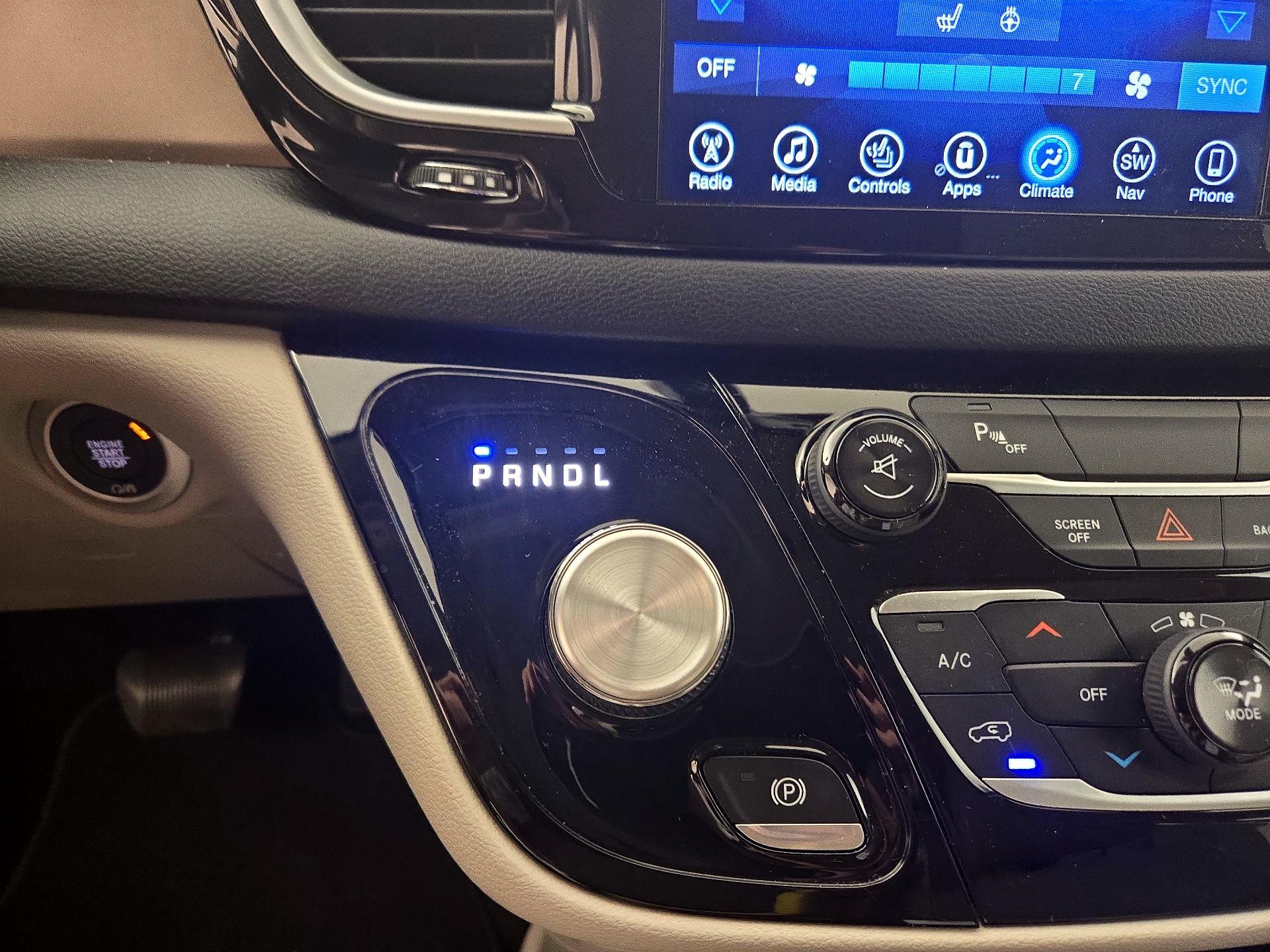 Thumbnail: 2017 Chrysler Pacifica - 16