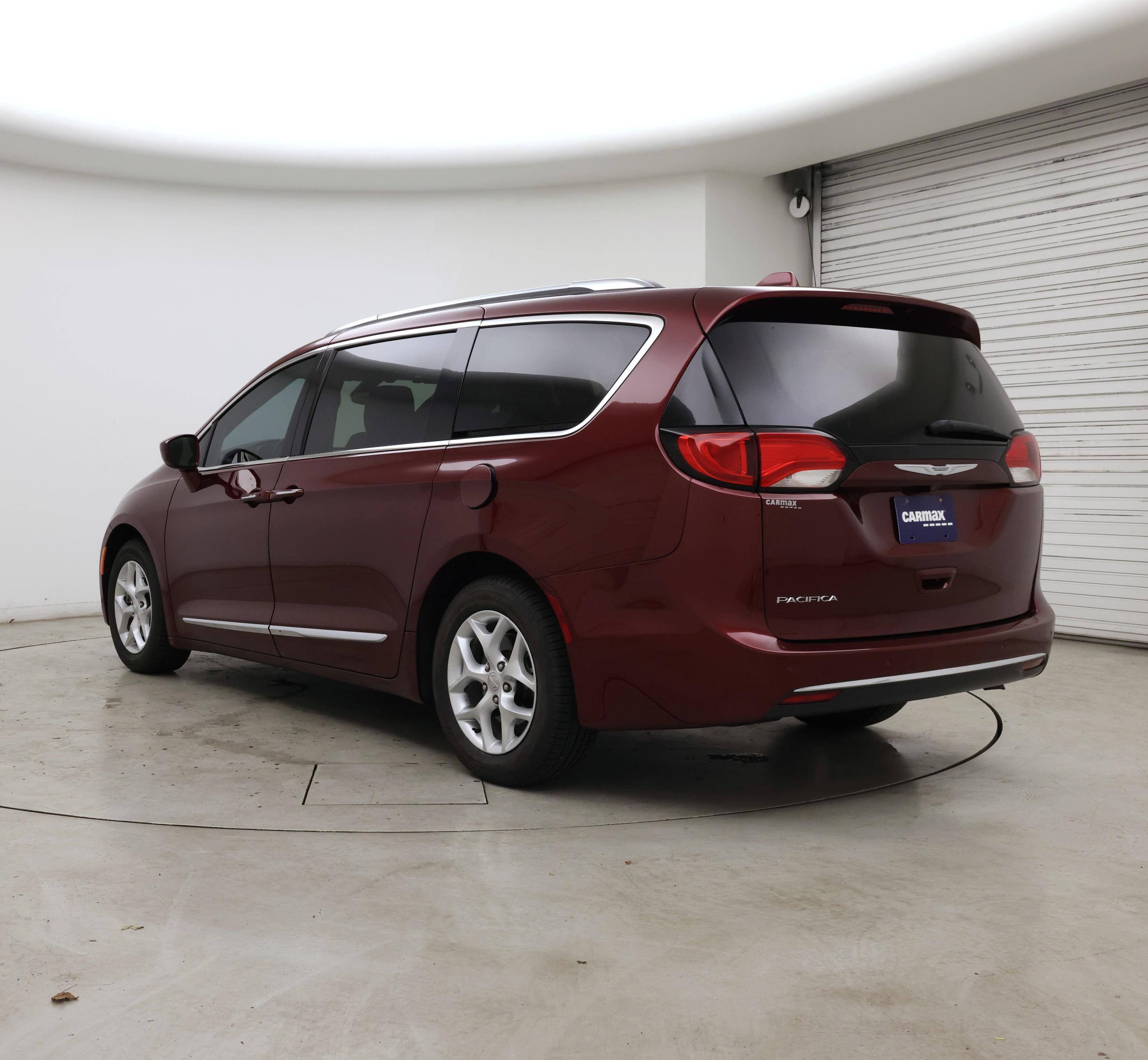 Thumbnail: 2017 Chrysler Pacifica - 2