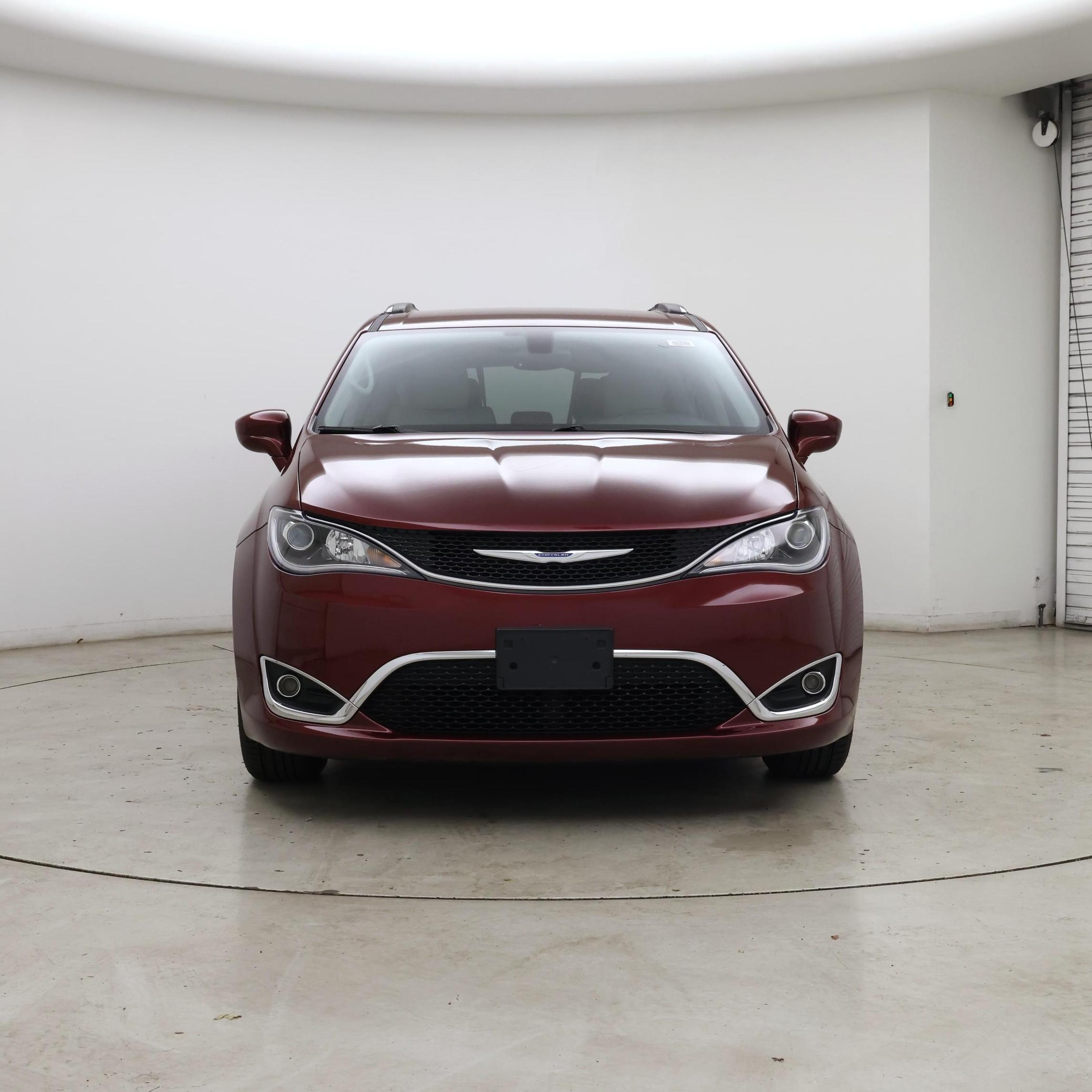 Thumbnail: 2017 Chrysler Pacifica - 5