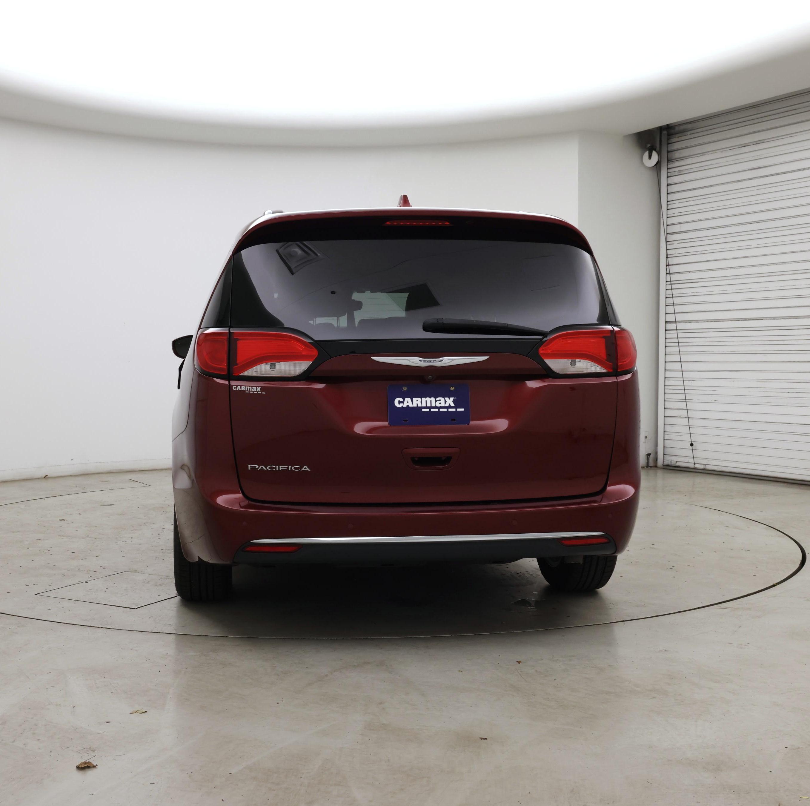Thumbnail: 2017 Chrysler Pacifica - 6