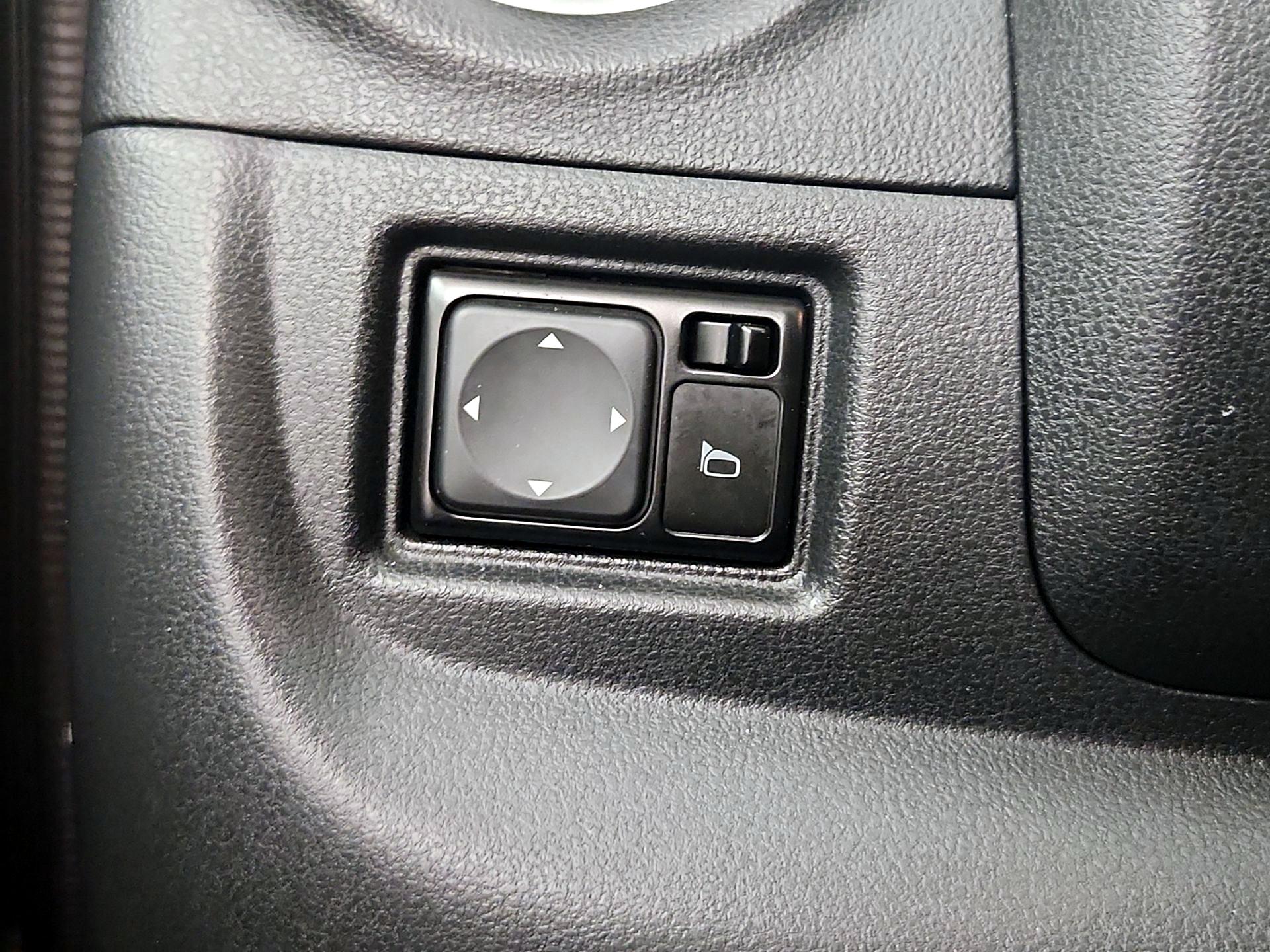 Thumbnail: 2015 Nissan Versa - 13