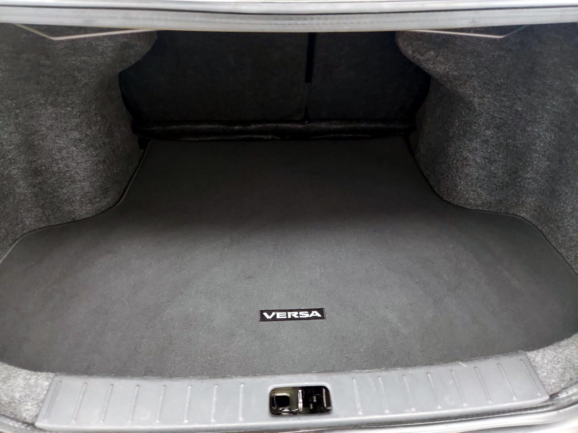Thumbnail: 2015 Nissan Versa - 19