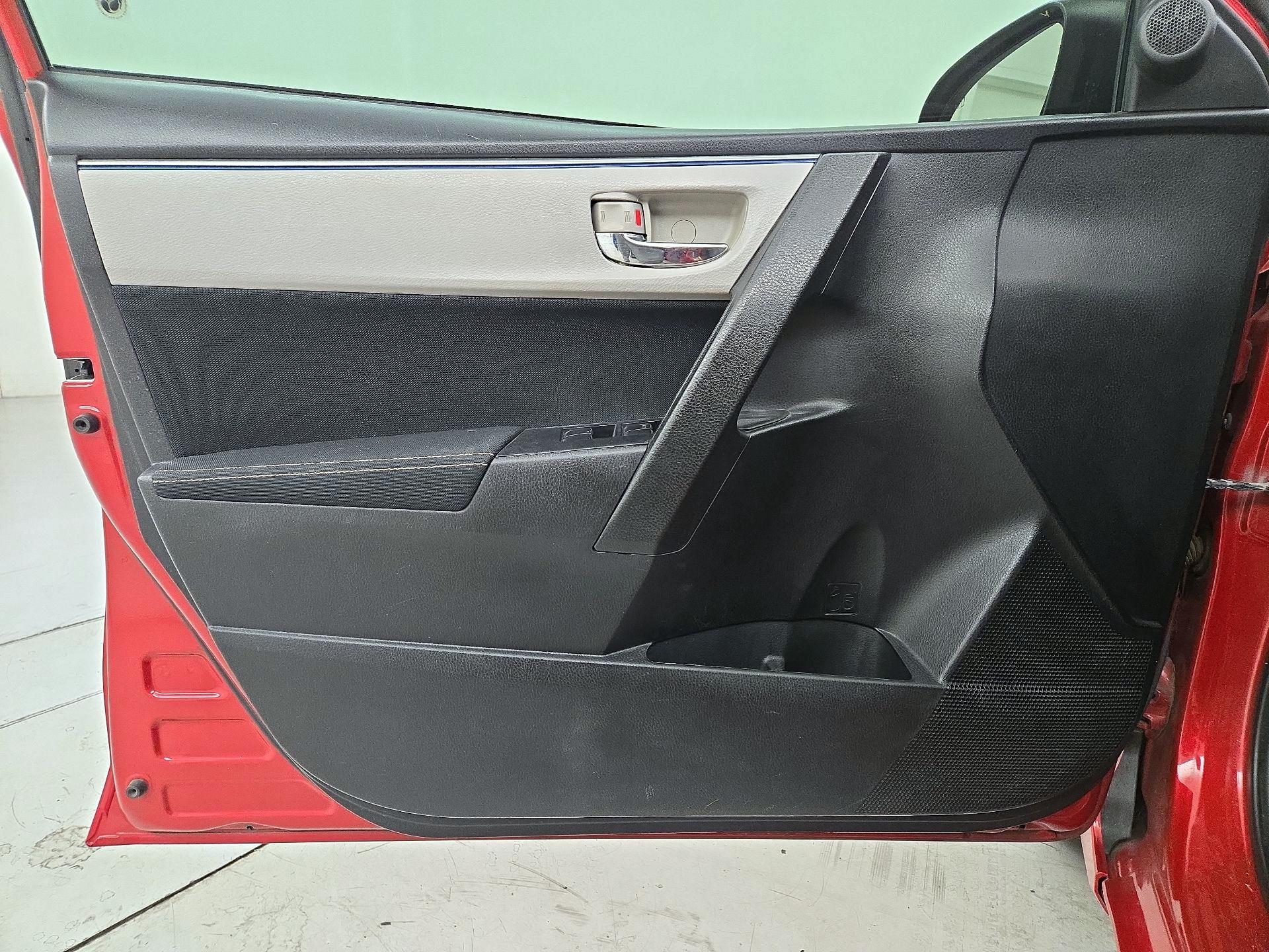 Thumbnail: 2014 Toyota Corolla - 12