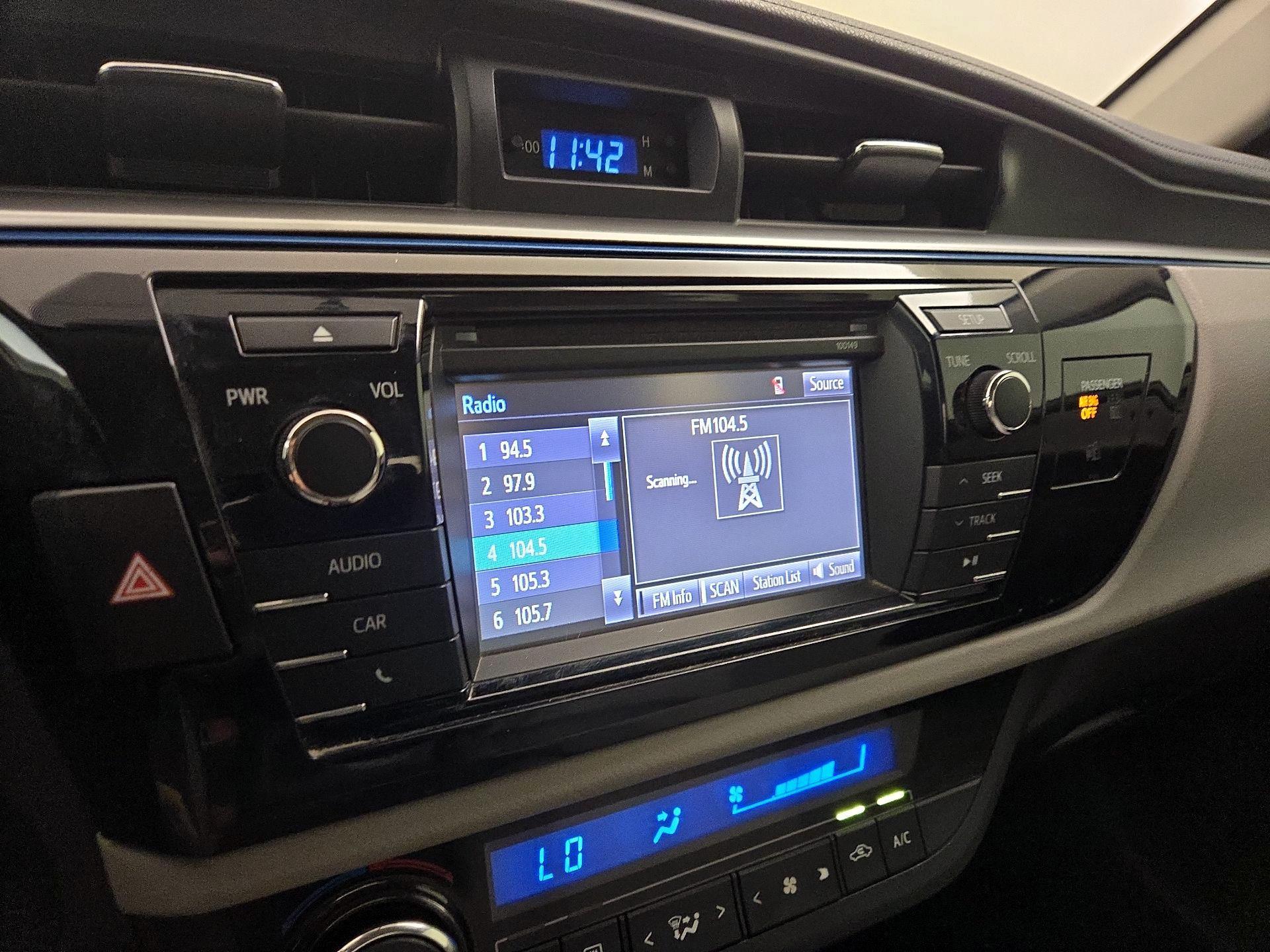 Thumbnail: 2014 Toyota Corolla - 15