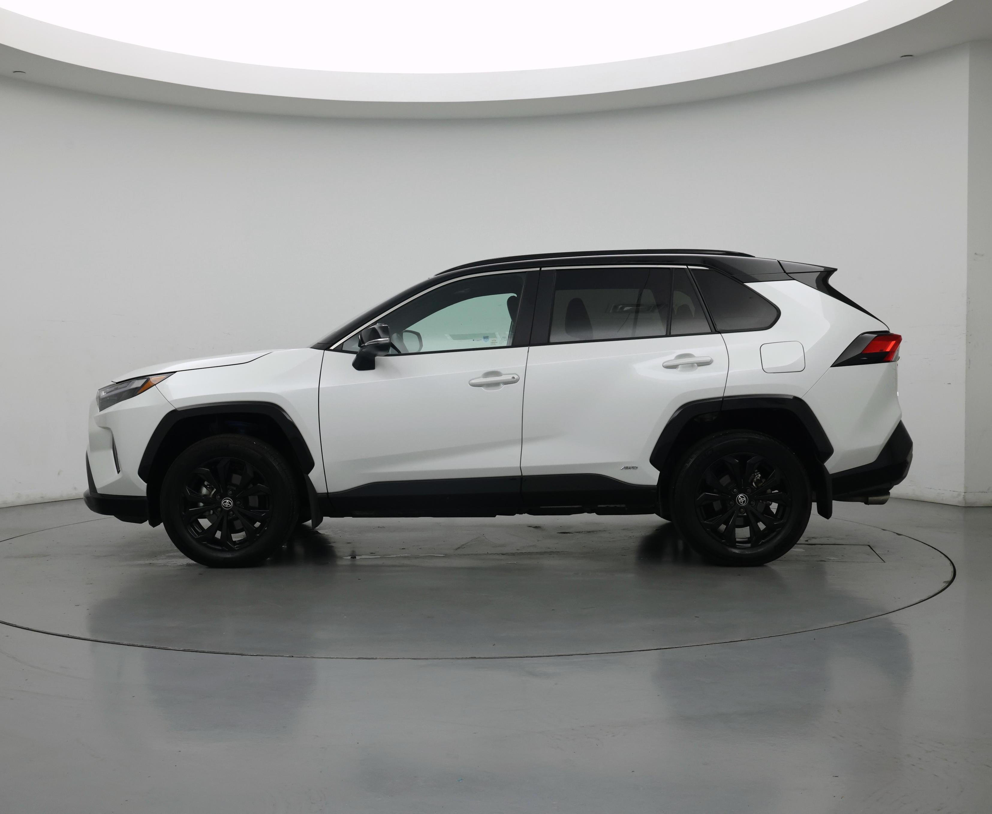 Thumbnail: 2025 Toyota RAV4 - 3