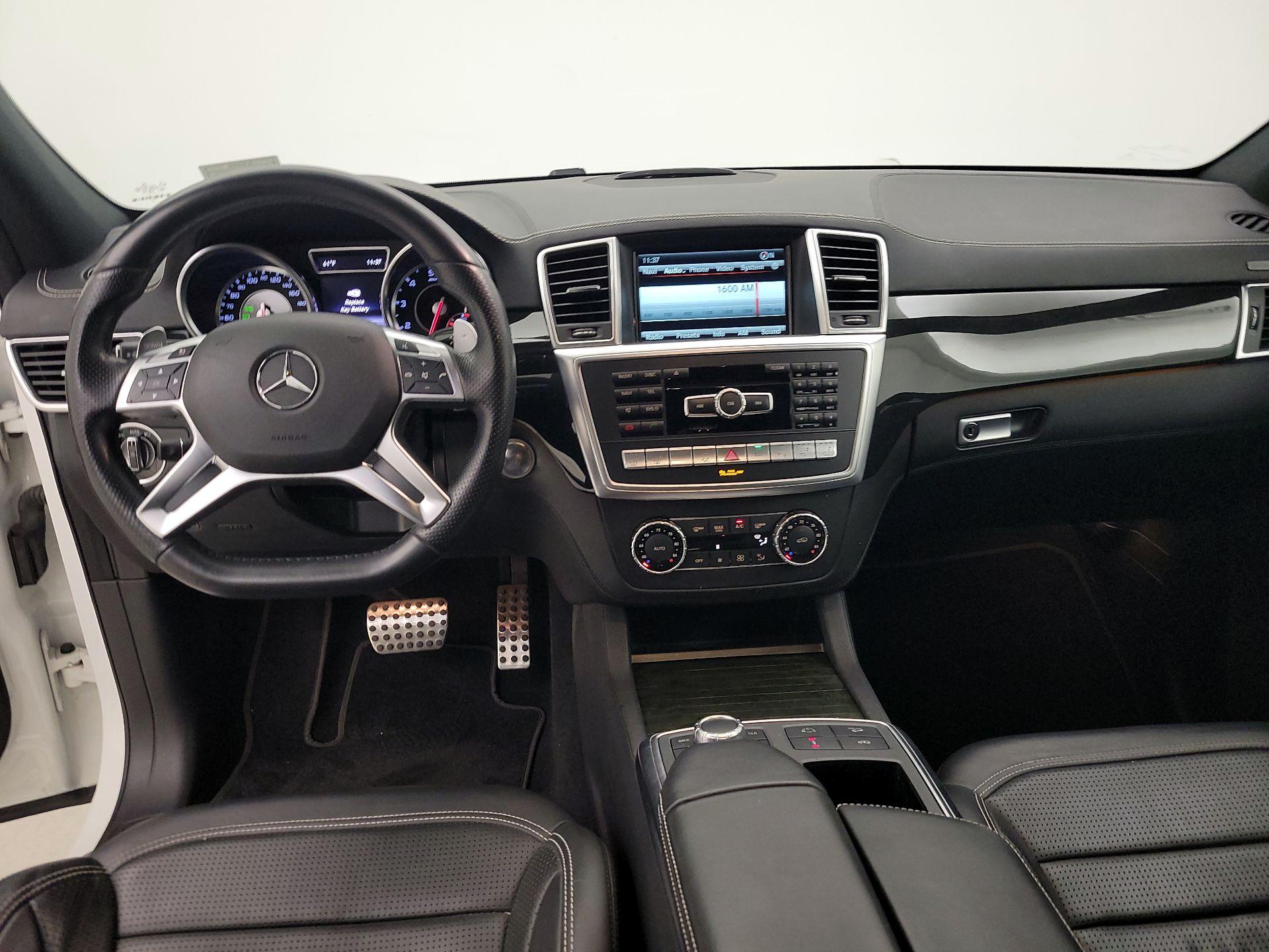 Thumbnail: 2015 Mercedes-Benz M-Class - 9