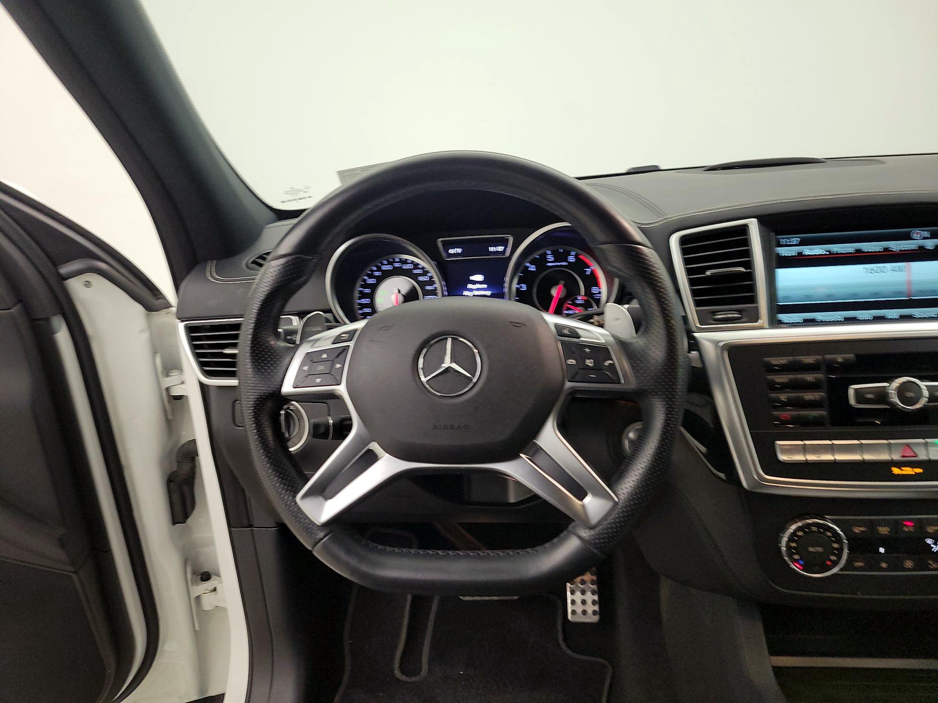 Thumbnail: 2015 Mercedes-Benz M-Class - 10