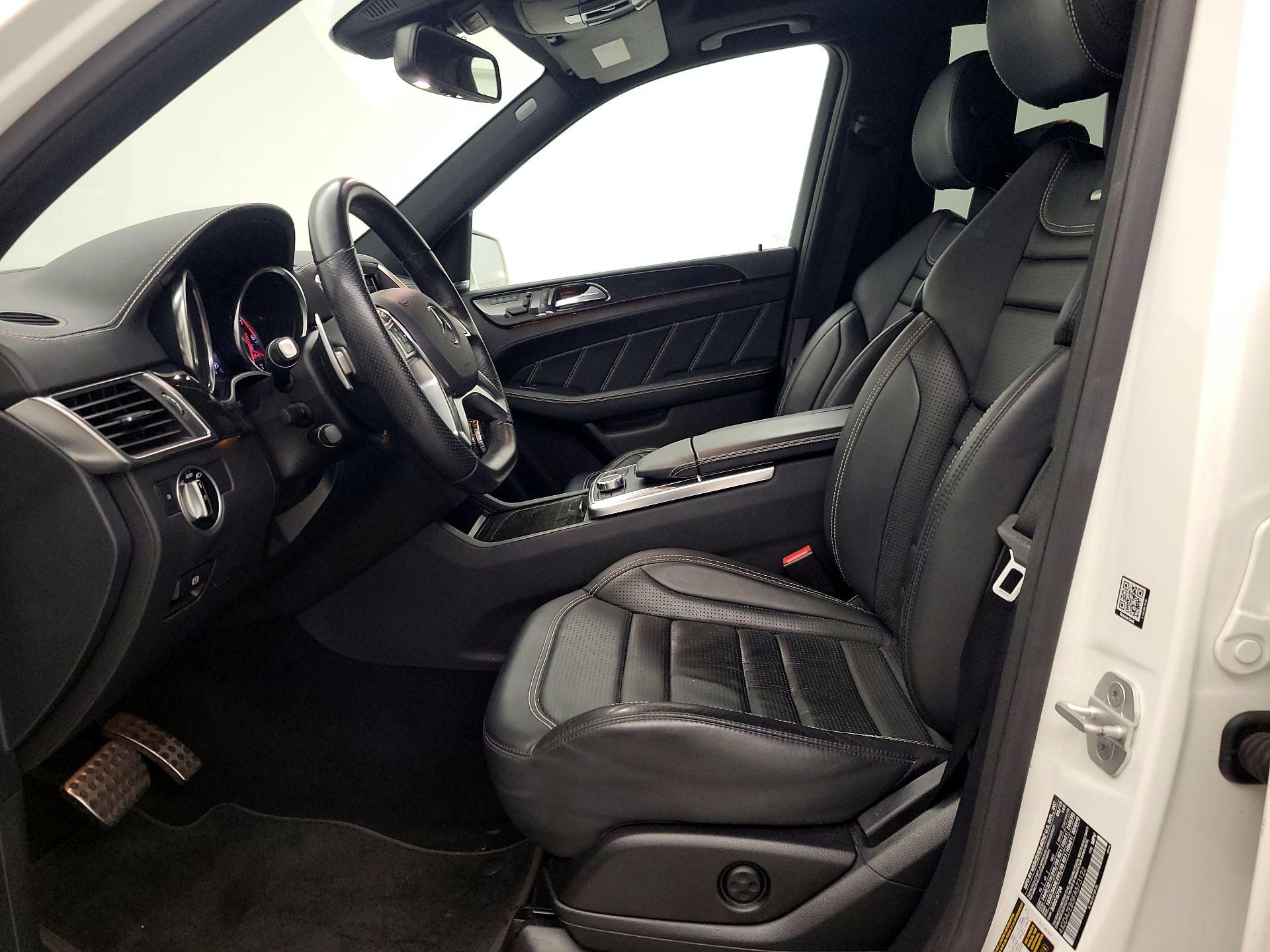 Thumbnail: 2015 Mercedes-Benz M-Class - 11