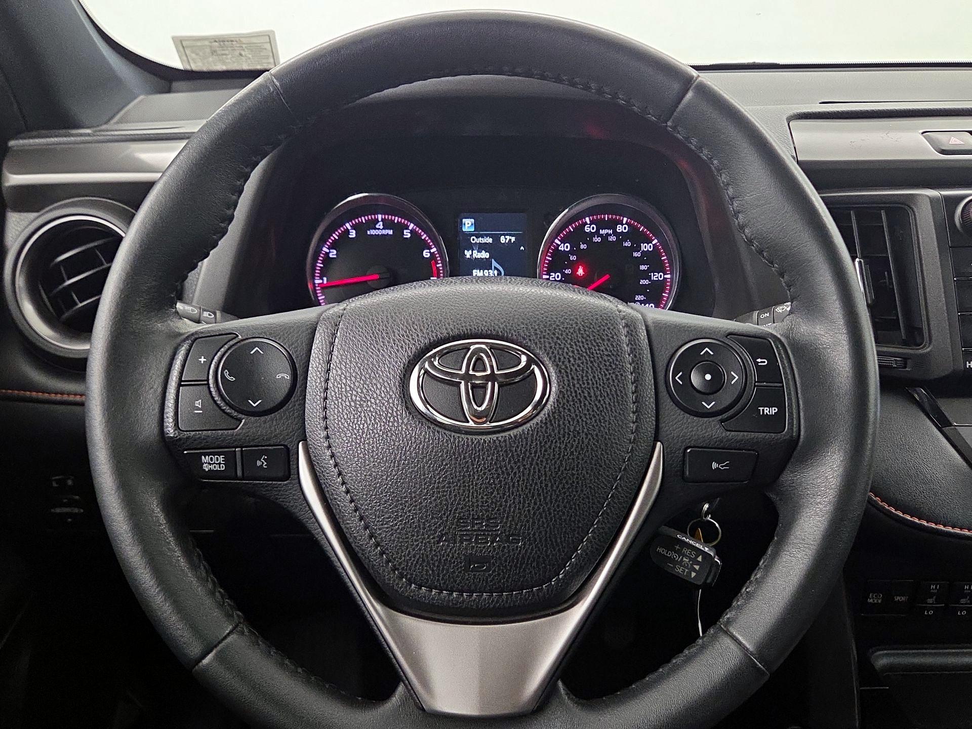 Thumbnail: 2017 Toyota RAV4 - 10