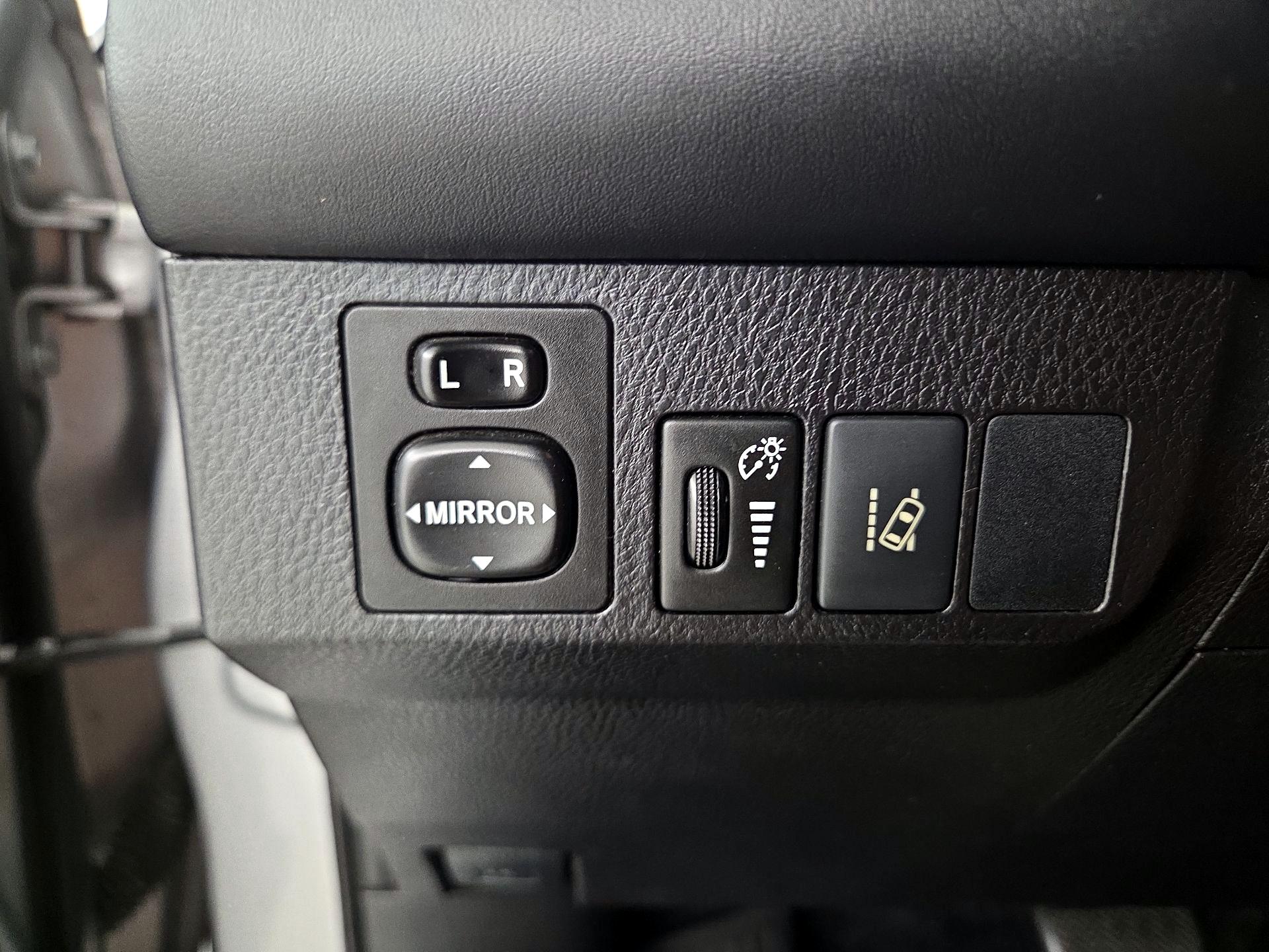 Thumbnail: 2017 Toyota RAV4 - 13