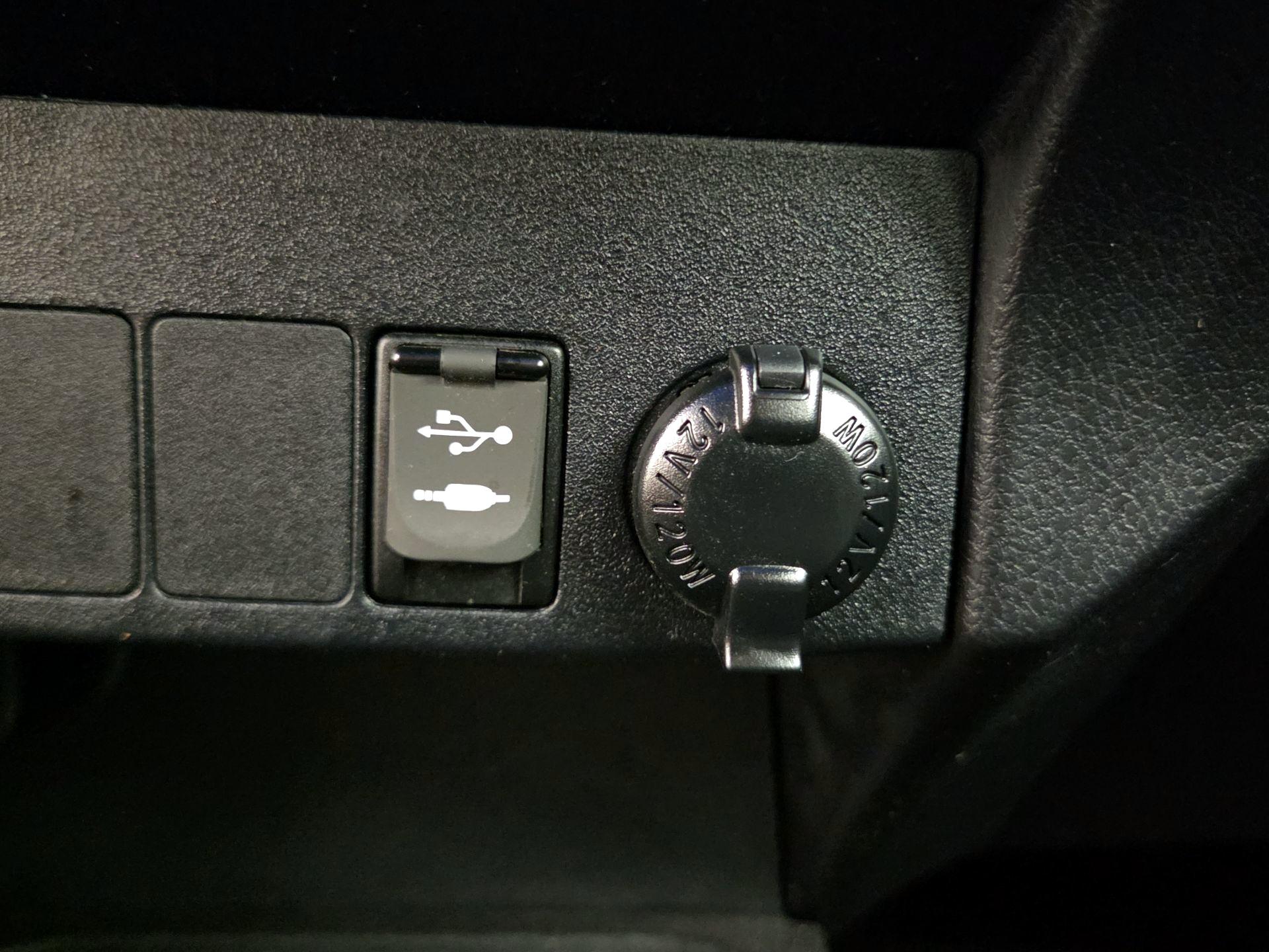 Thumbnail: 2017 Toyota RAV4 - 18