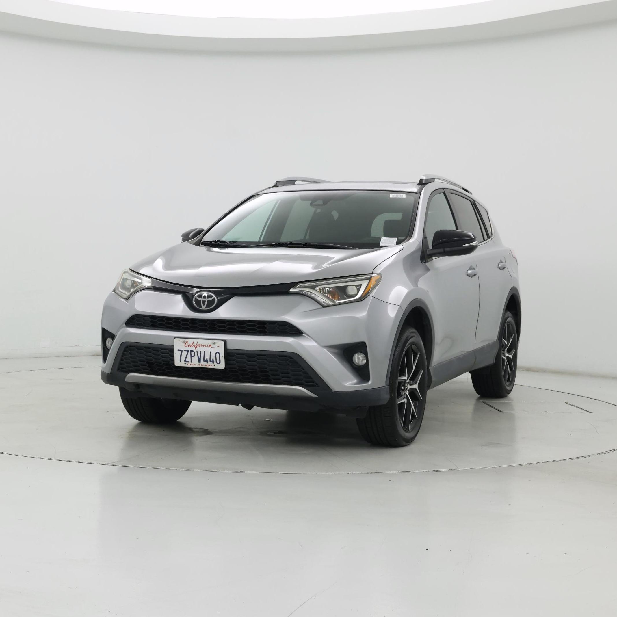 Thumbnail: 2017 Toyota RAV4 - 4