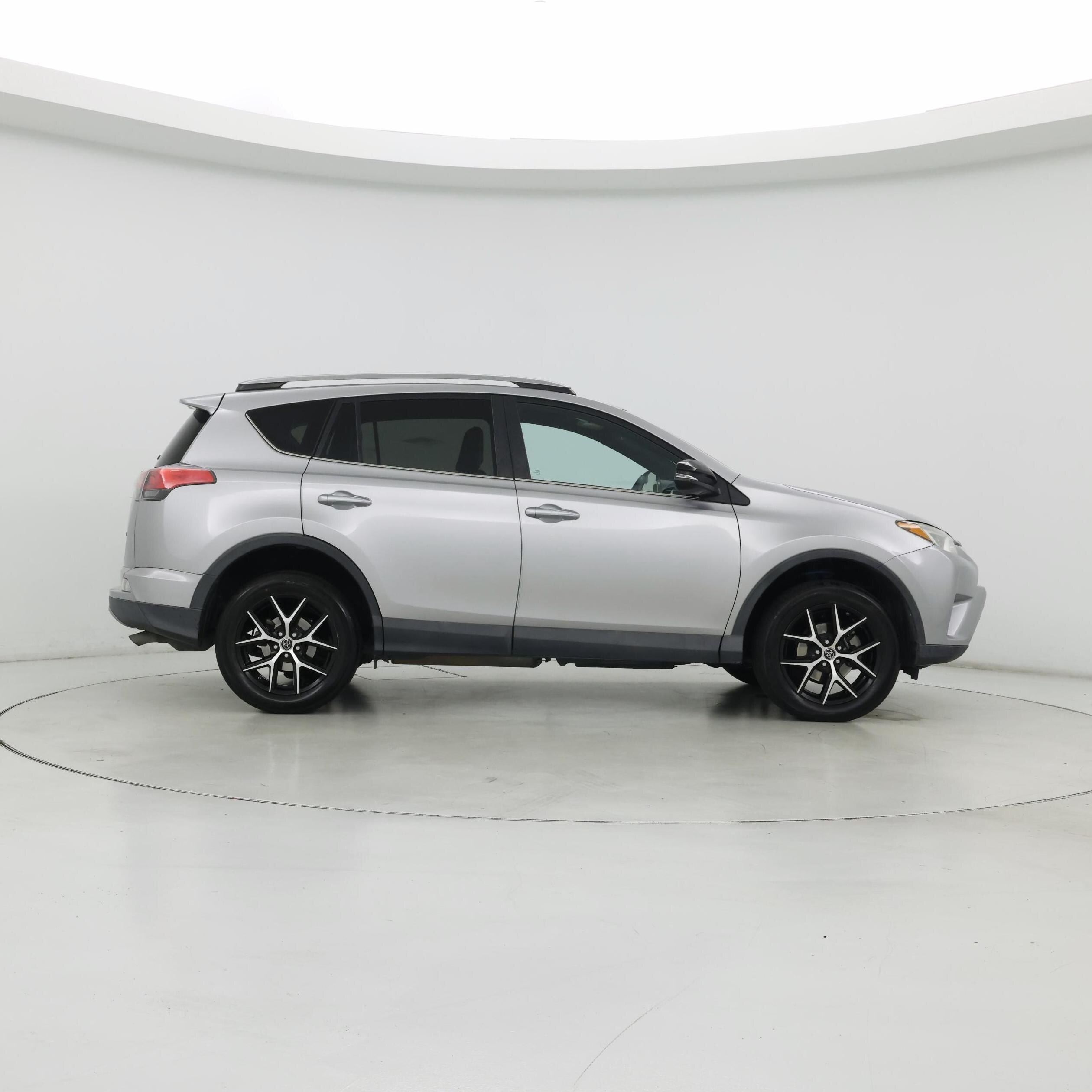 Thumbnail: 2017 Toyota RAV4 - 7