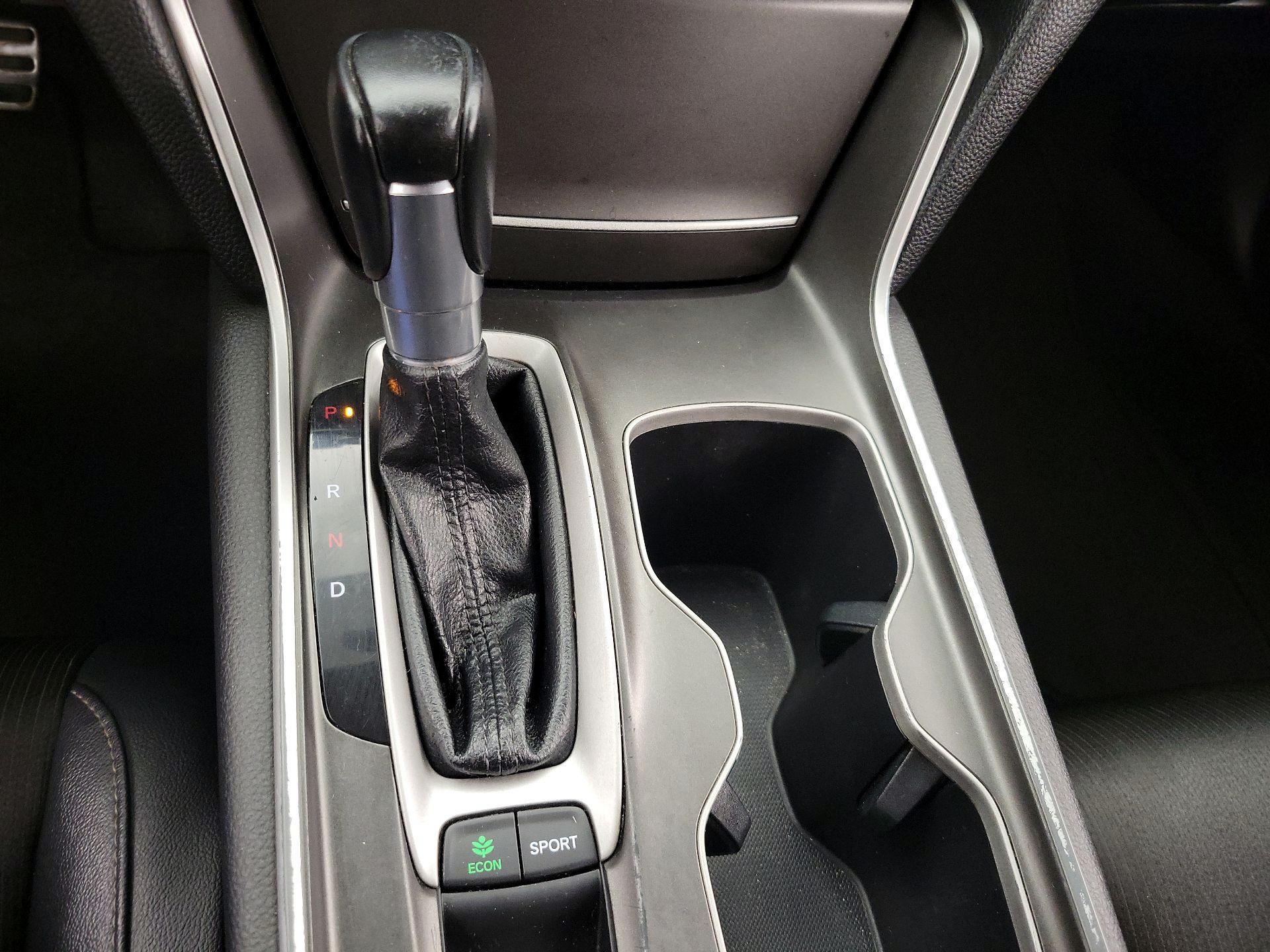 Thumbnail: 2019 Honda Accord - 17