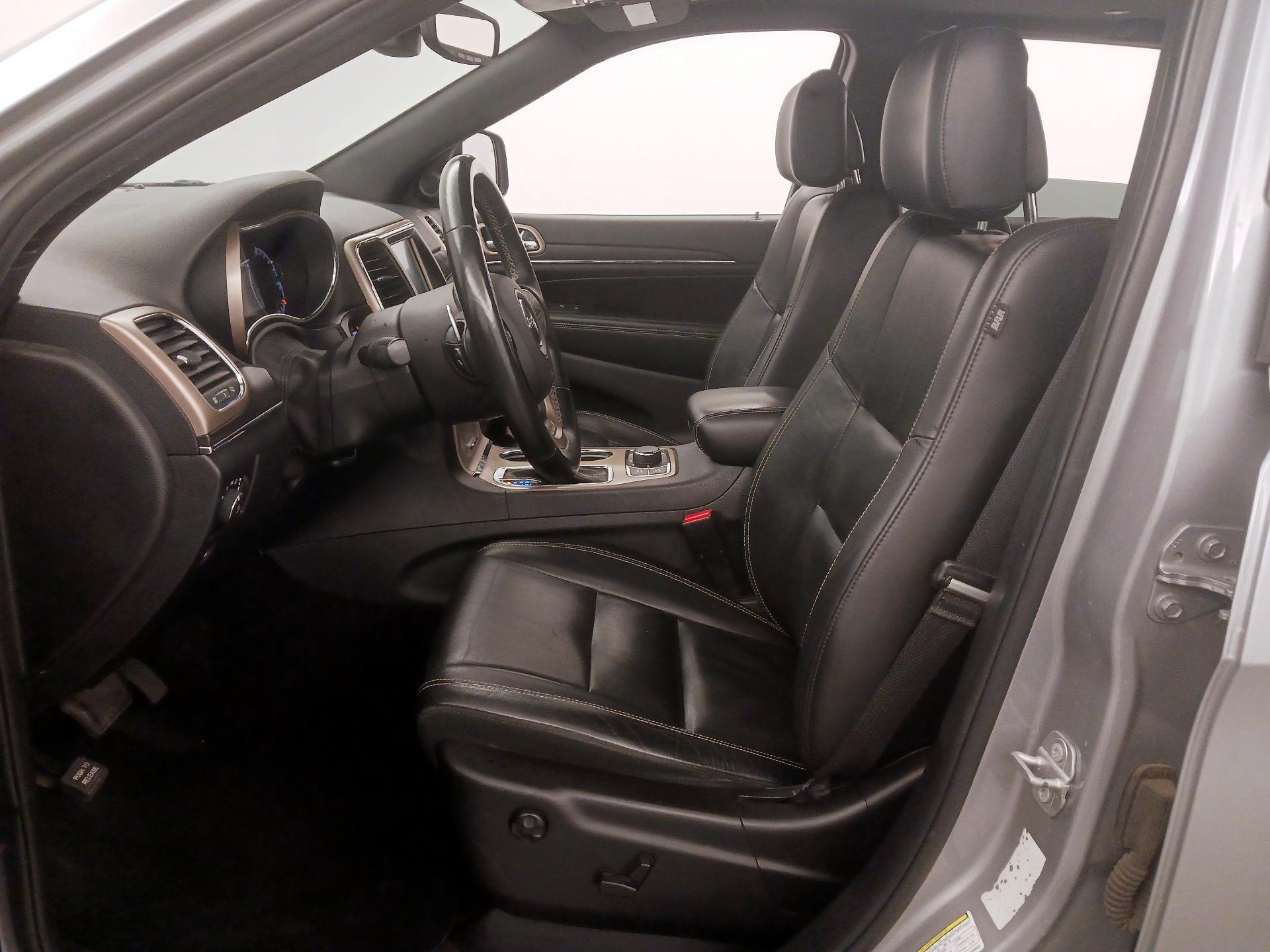 Thumbnail: 2017 Jeep Grand Cherokee - 11